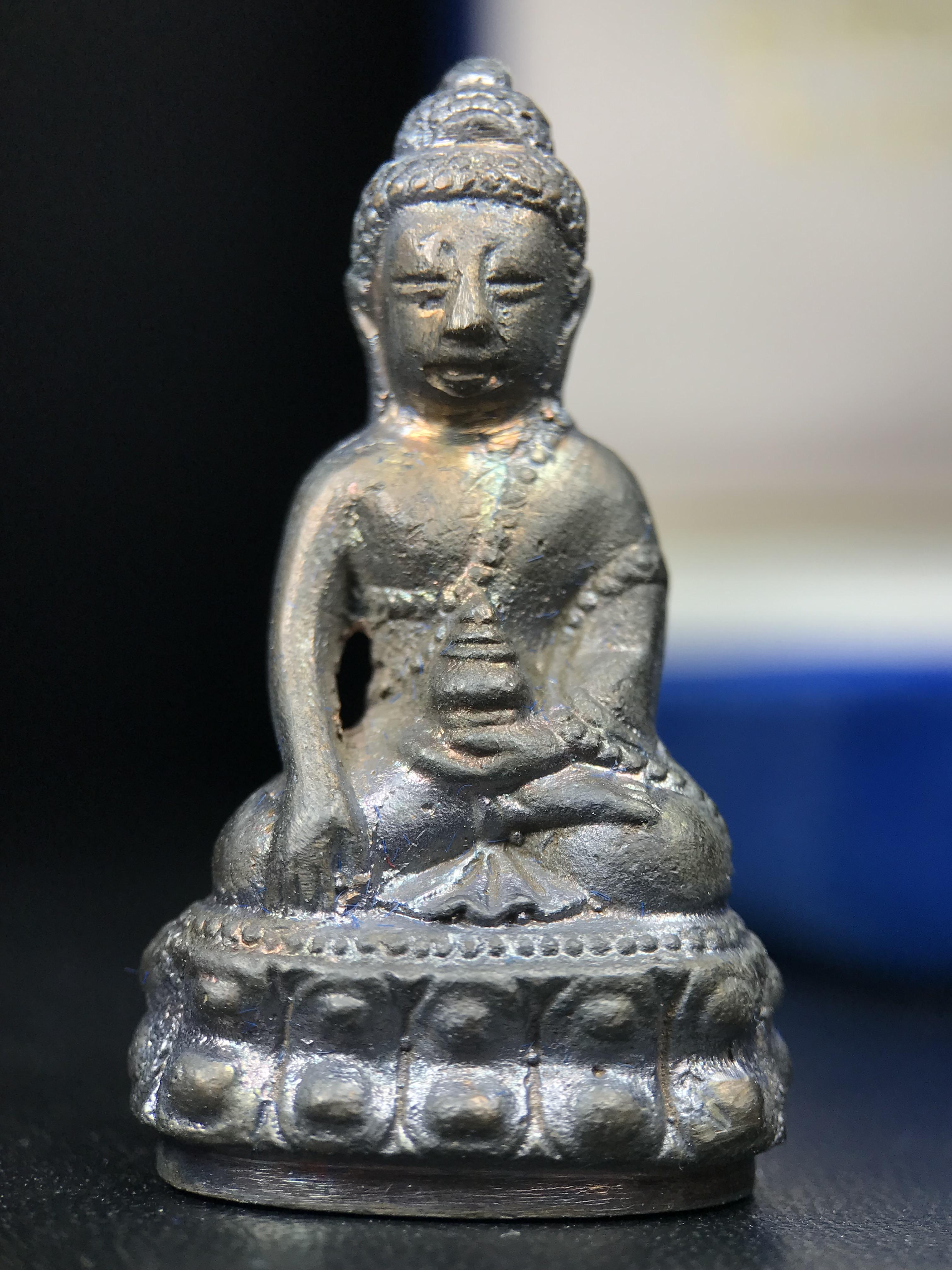 พระกริ่ง-พระชัยวัฒน์ สว. 90 พรรษาสมเด็จย่า ปี2533 เนื้อนวโลหะ(แก่ทองคำผสมทองคำเยอะมากรุ่นนี้)(ในหลวงรัชกาลที่9เสด็จในพิธี)(หล่อแบบโบราณอุดมวลสาร 108 แบบฉบับพระกริ่งใหญ่สายวัดสุทัศน์ พระสังฆราช(แพ))(1 ใน 3000 ชุด) หายาก