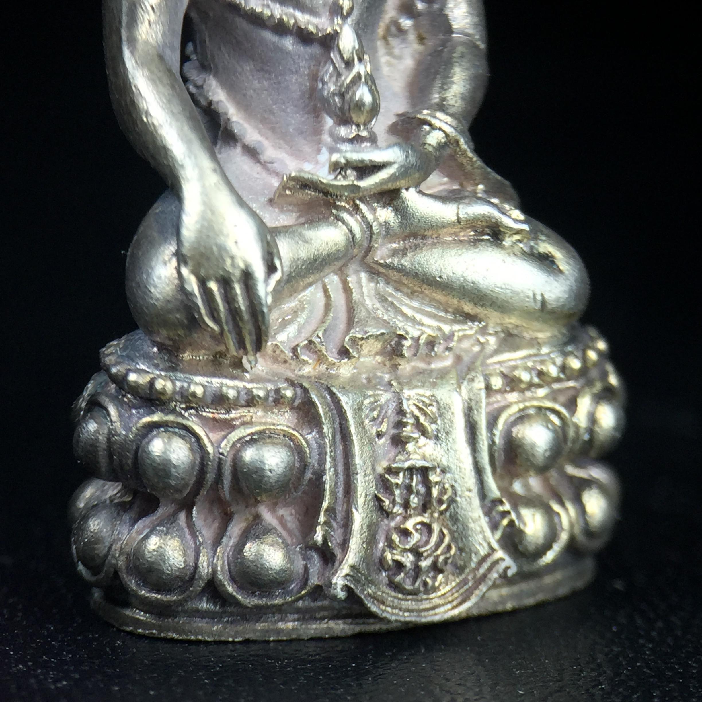 พระกริ่งศิรากาศ ภปร.(พระกริ่งคุ้มเกล้า)วัตถุมงคล"คุ้มเกล้าฯ" มูลนิธิ “คุ้มเกล้า” ในพระบรมราชูปถัมภ์ จัดสร้าง โรงพยาบาลภูมิพล เนื้อเงิน(พิมพ์หน้าไทย)(สภาพผิวเดิมขึ้นน้ำทองทั่วองค์สวย)(รัชกาลที่9เสด็จเททอง)(พิธีใหญ่)(นิยม)