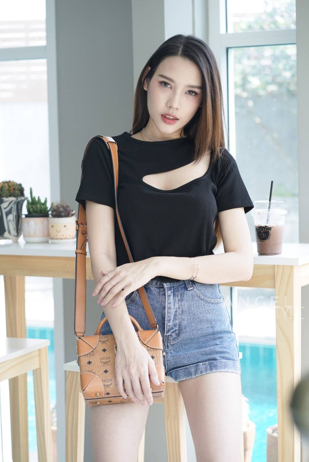 ครอปไหล่โหว่