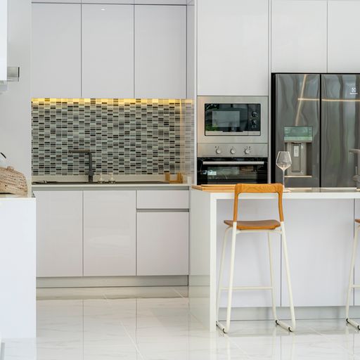 For Sales : Cherngtalay, 3-Storey Private Pool Villa @soi Pasak 8, 3 Bedrooms, 3 Ensuite bathrooms