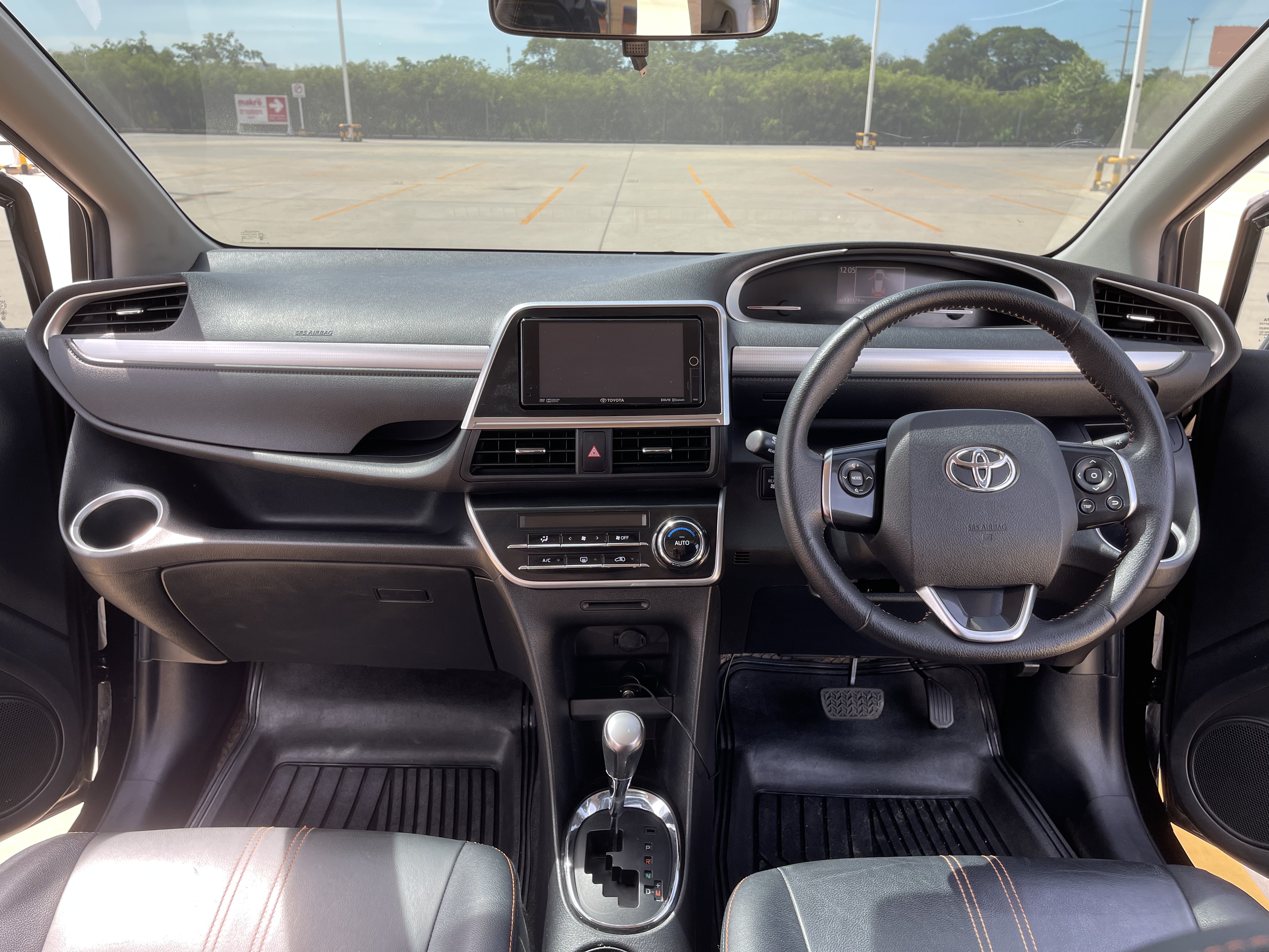 Toyota Sienta 1.5 V At 2018 ดำ