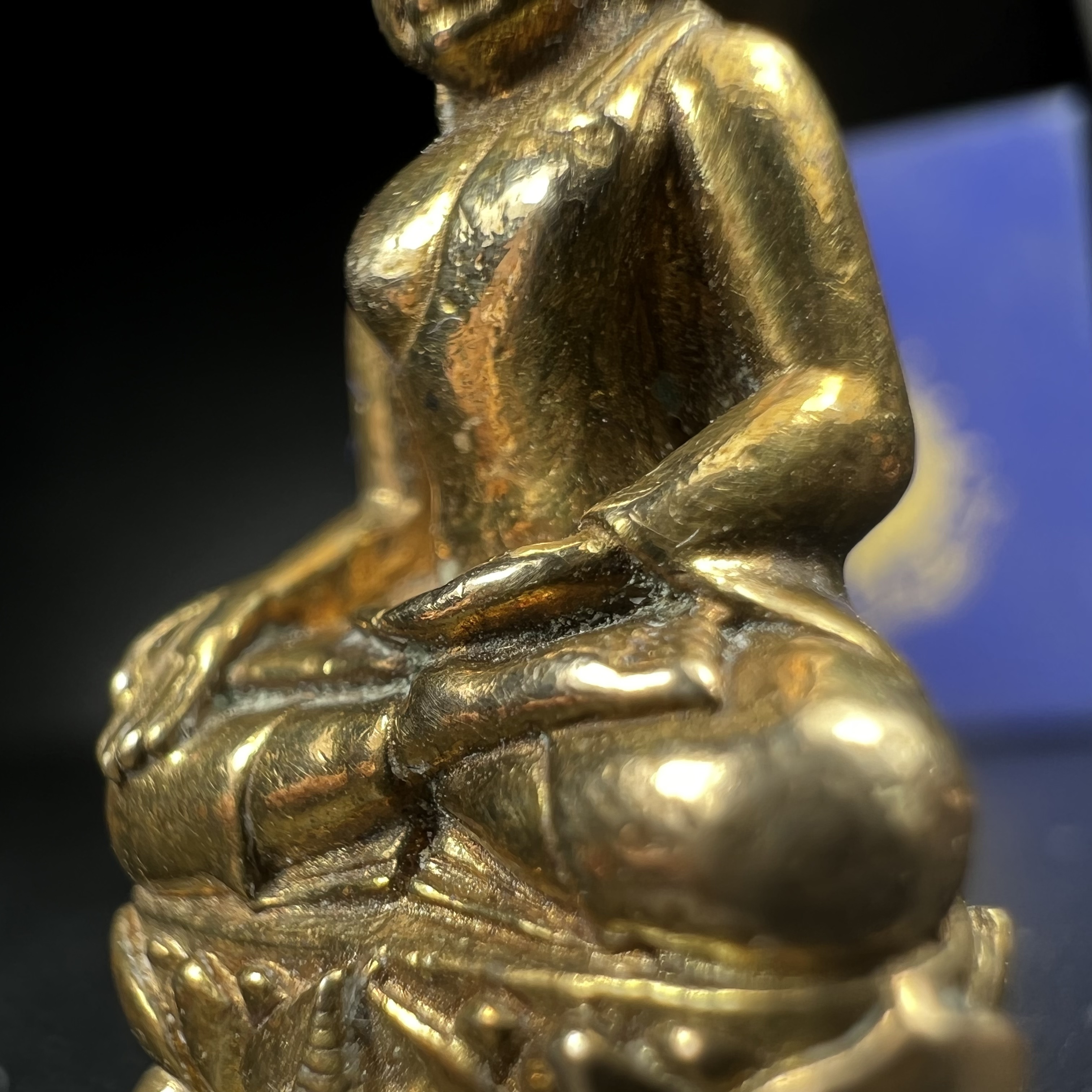 พระกริ่งไพรีพินาศ เฉลิมพระเกียรติ พระบาทสมเด็จพระเจ้าอยู่หัวรัชกาลที่9 พระชนมพรรษา 6 รอบ ปี2542เนื้อสัมฤทธิ์(บรรจุเหล็กไหล)ดีนอก-ดีใน