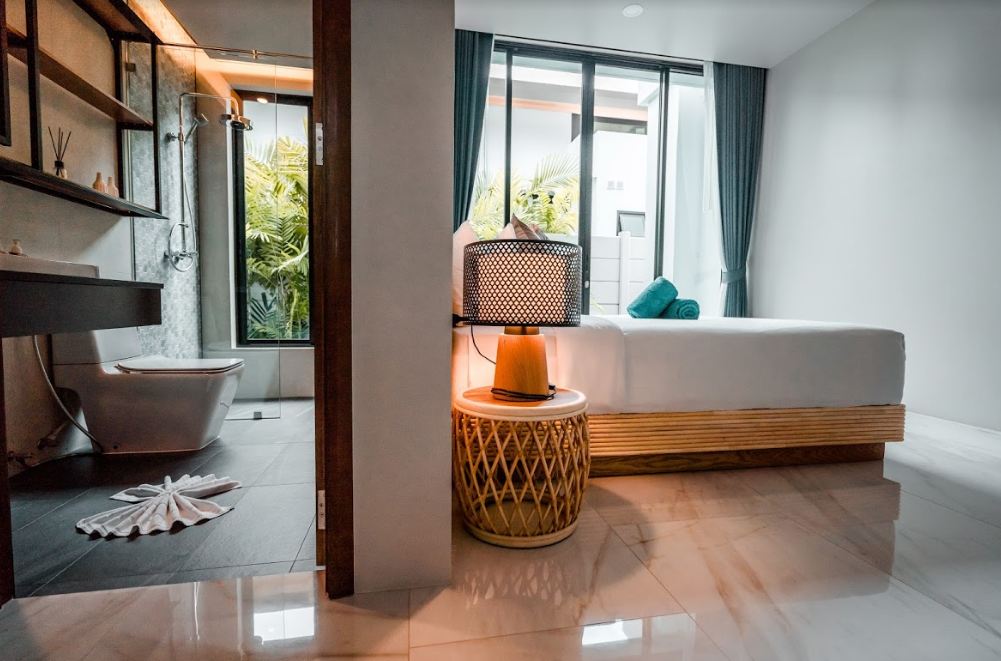 For Sale : Nai Harn, Luxury New Pool Villa, 4 Bedrooms 4 Bathrooms, Garden view.