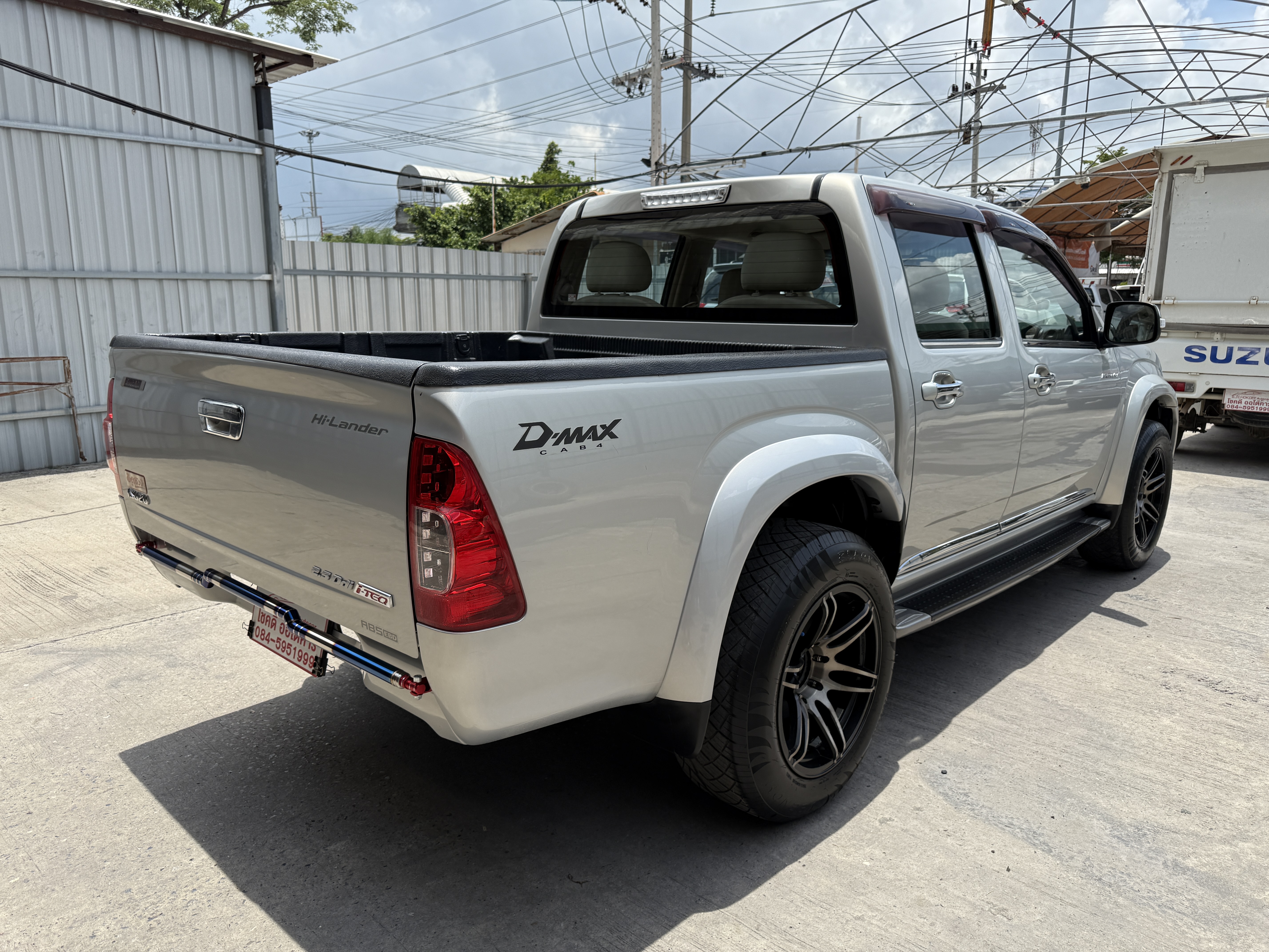 Isuzu Dmax 4ประตู Hilander 2.5 Abs 2011 เงิน
