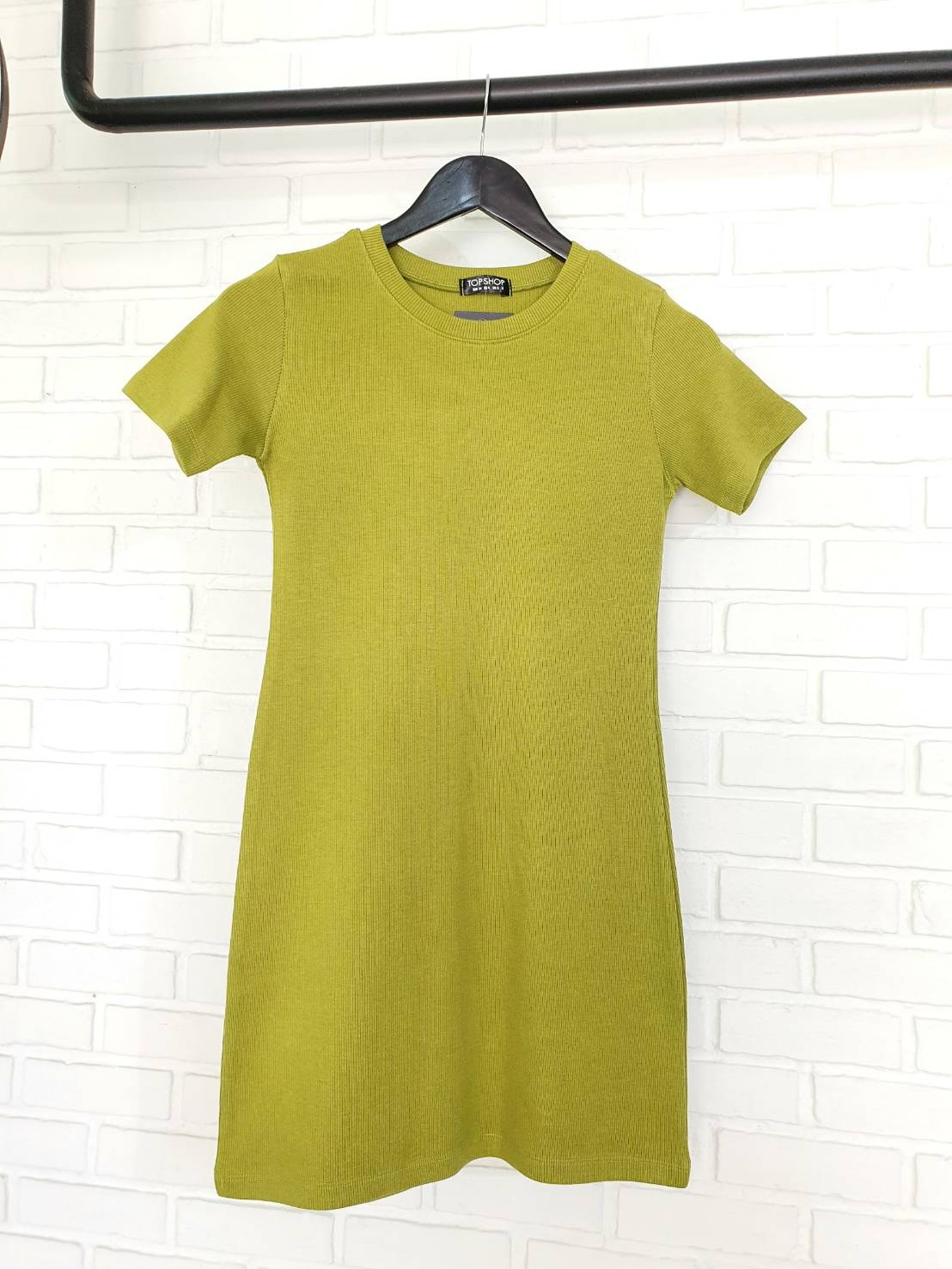 เดรสคอกลม