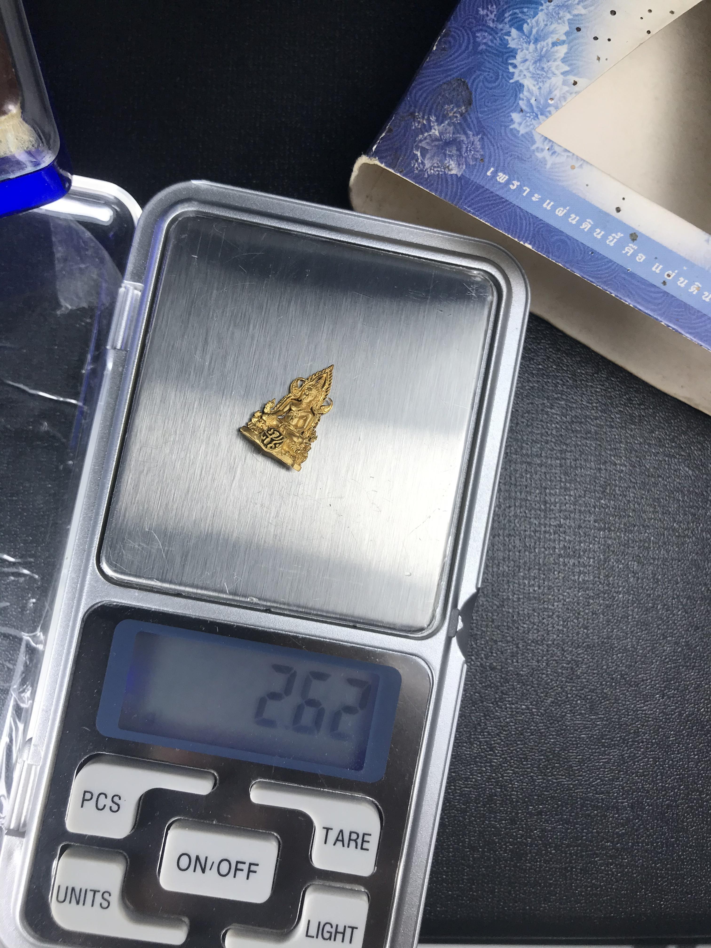 พระพุทธชินราช ภปร. โครงการ เพราะแผ่นดินนี้คือแผ่นดินเกิด ปี2551 เนื้อทองคำ 96.5%(น้ำหนัก 2.6 กรัม) ขนาดหน้าตัก1/4นิ้ว (สวยงามทรงคุณค่าหายาก)1 ใน 5000องค์