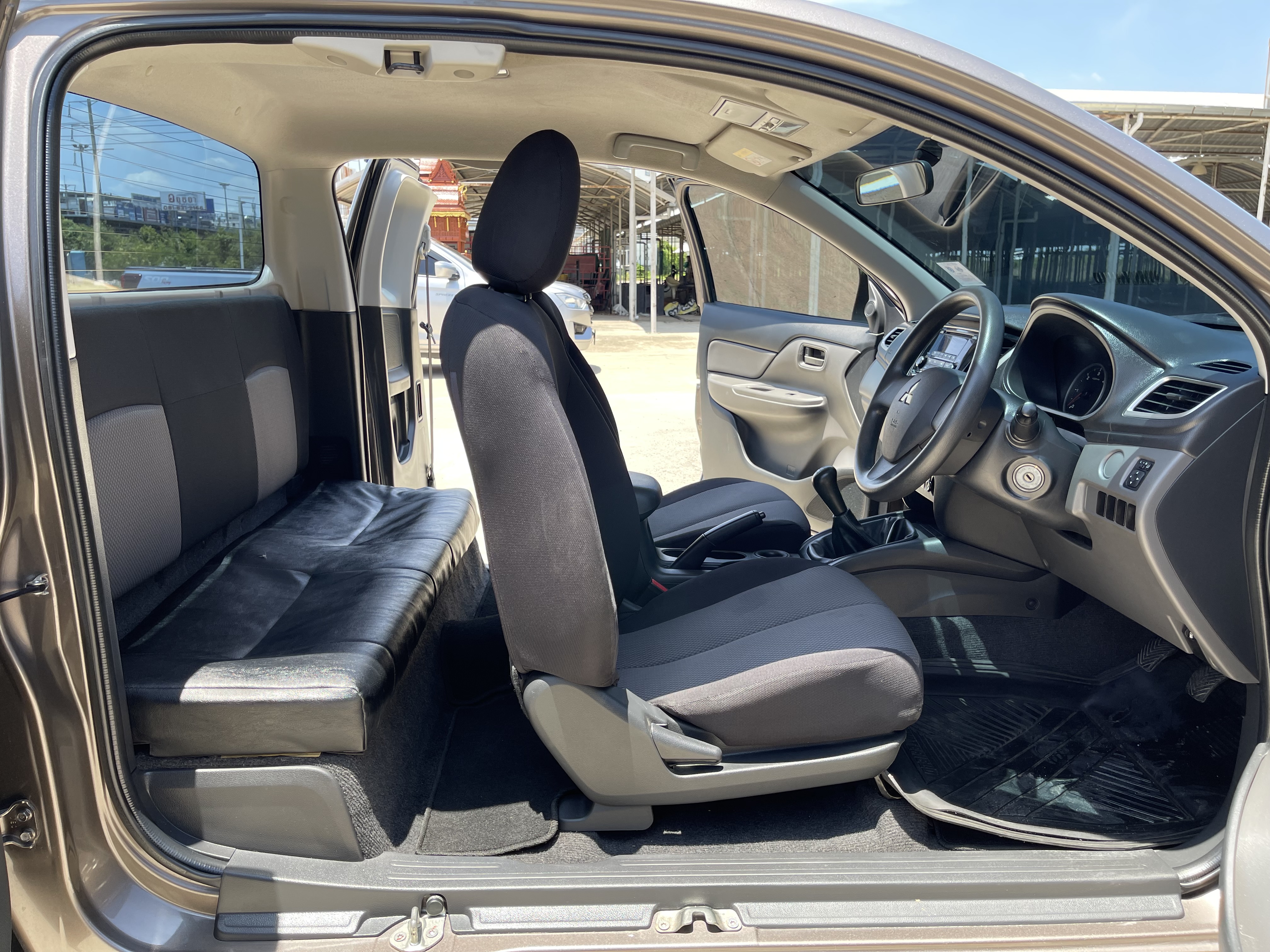 Mitsubishi Triton All New Cab 2.5 GLX 2015 น้ำตาล