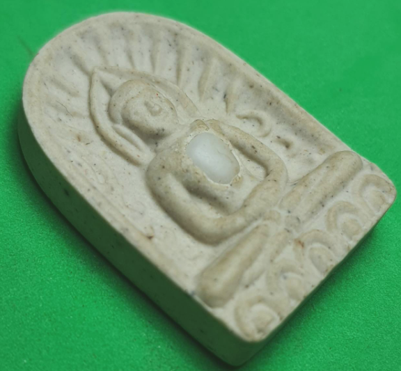 พระเครื่อง พระซุ้มกอ สีขาว รุ่น มหาอำนาจวาสนา พระซุ้มกอแท้ พระแท้ พระเครื่องพระซุ้มกอ พระซุ้มกอเนื้อผง พระซุ้มกอกำแพงเพชร พระซุ้มกอพิมพ์กลาง พิมพ์ใหญ่