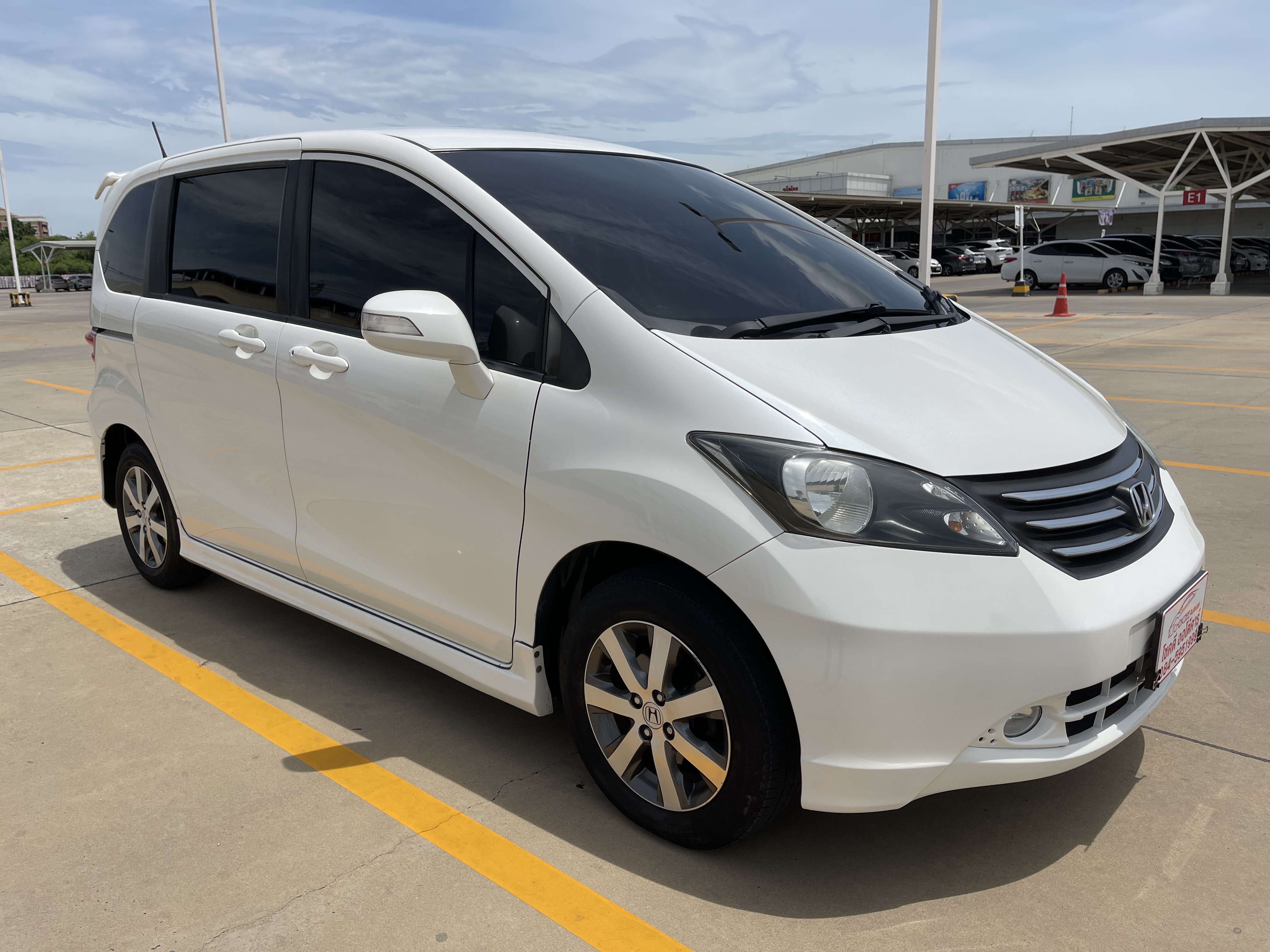 Honda Freed 1.5 E At 2012 ขาวมุก
