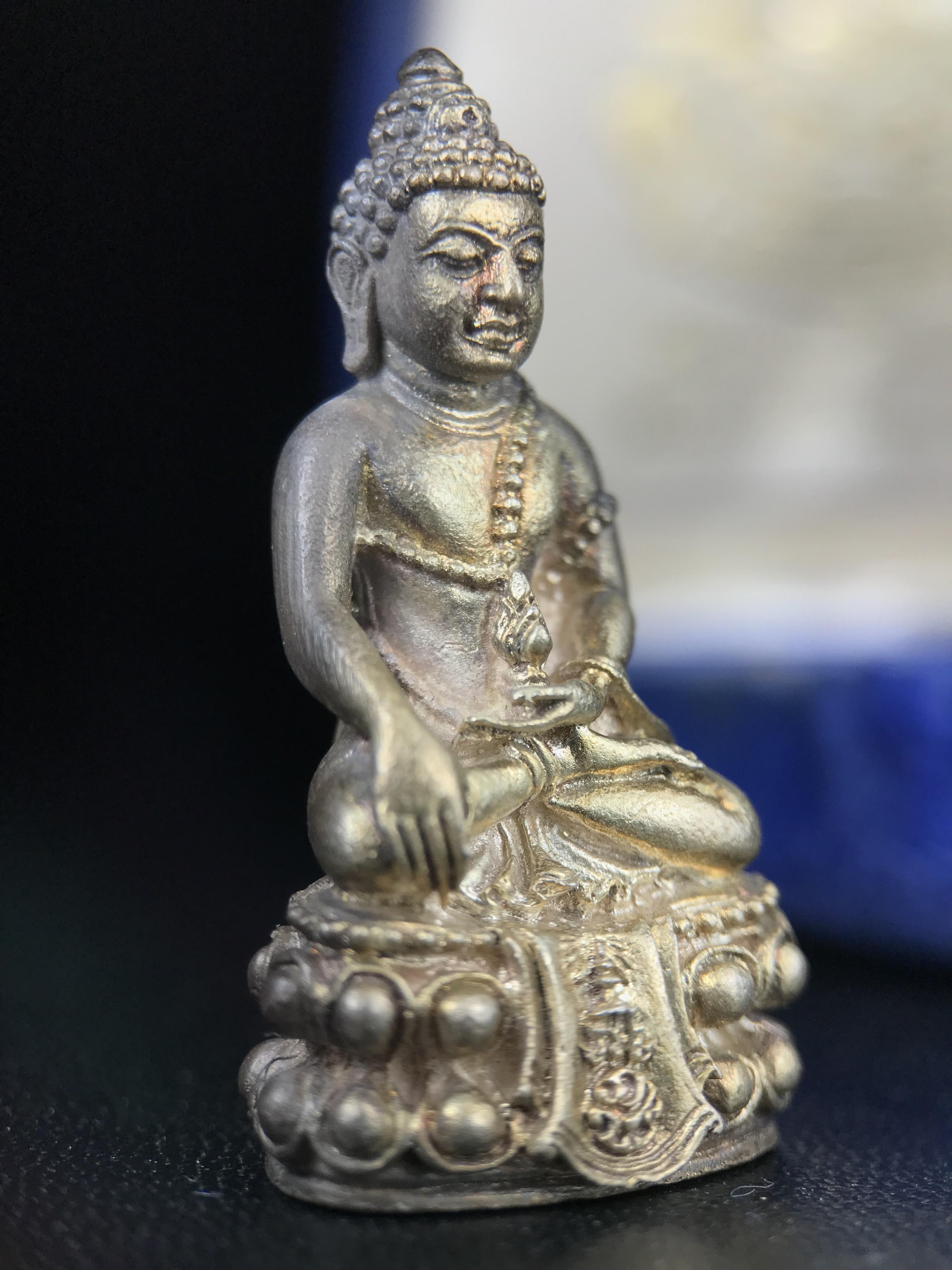 พระกริ่งศิรากาศ ภปร.(พระกริ่งคุ้มเกล้า)วัตถุมงคล"คุ้มเกล้าฯ" มูลนิธิ “คุ้มเกล้า” ในพระบรมราชูปถัมภ์ จัดสร้าง โรงพยาบาลภูมิพล เนื้อเงิน(พิมพ์หน้าไทย)(สภาพผิวเดิมขึ้นน้ำทองเก่าเก็บอย่างดีพร้อมกล่องบรรจุสวยมากมาก!)(ในหลวงรัชกาลที่9เสด็จเททอง)(พิธีใ