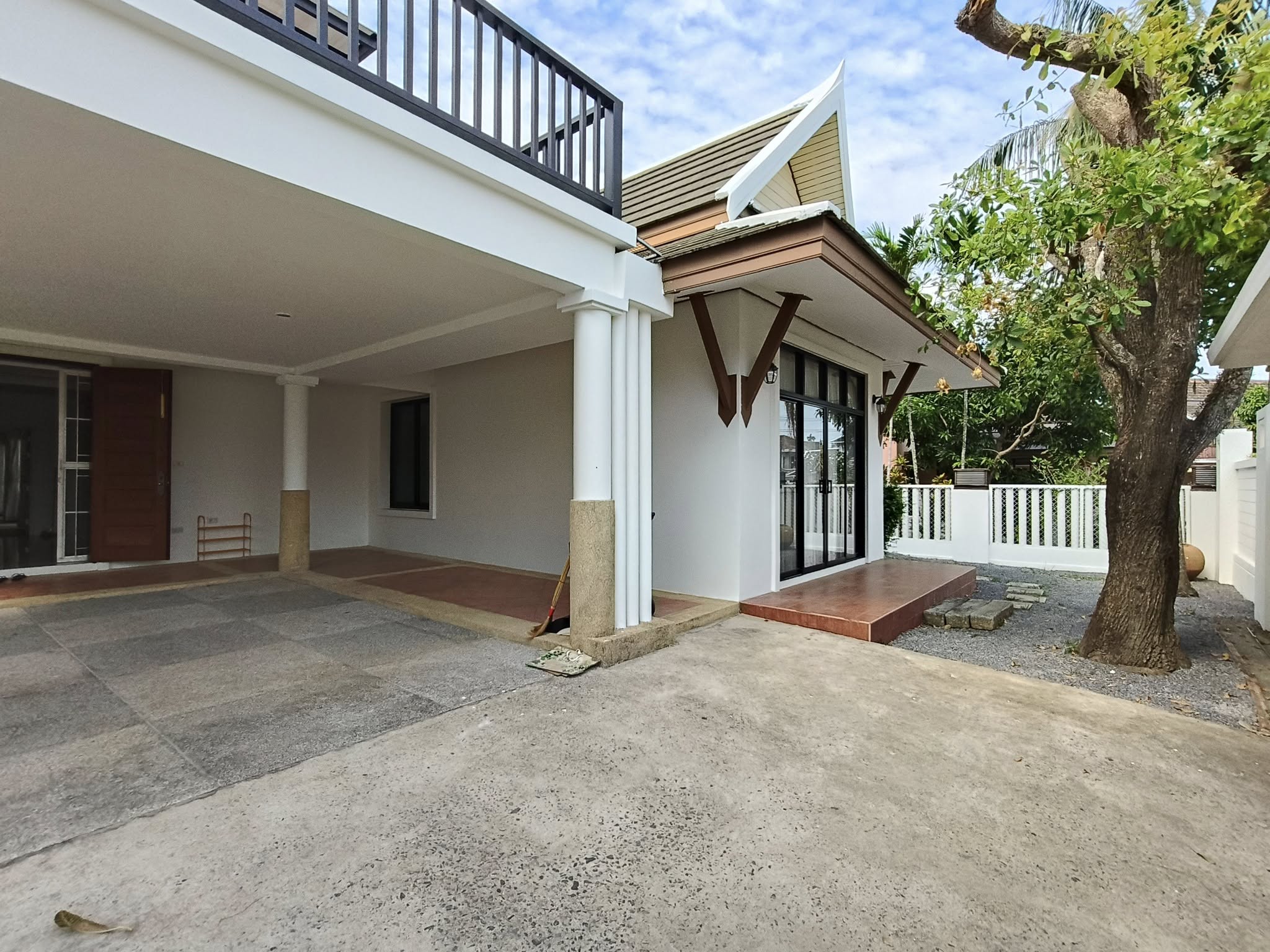 For Rent : Chalong, Private Pool Villa, 3 bedrooms 5 bathrooms