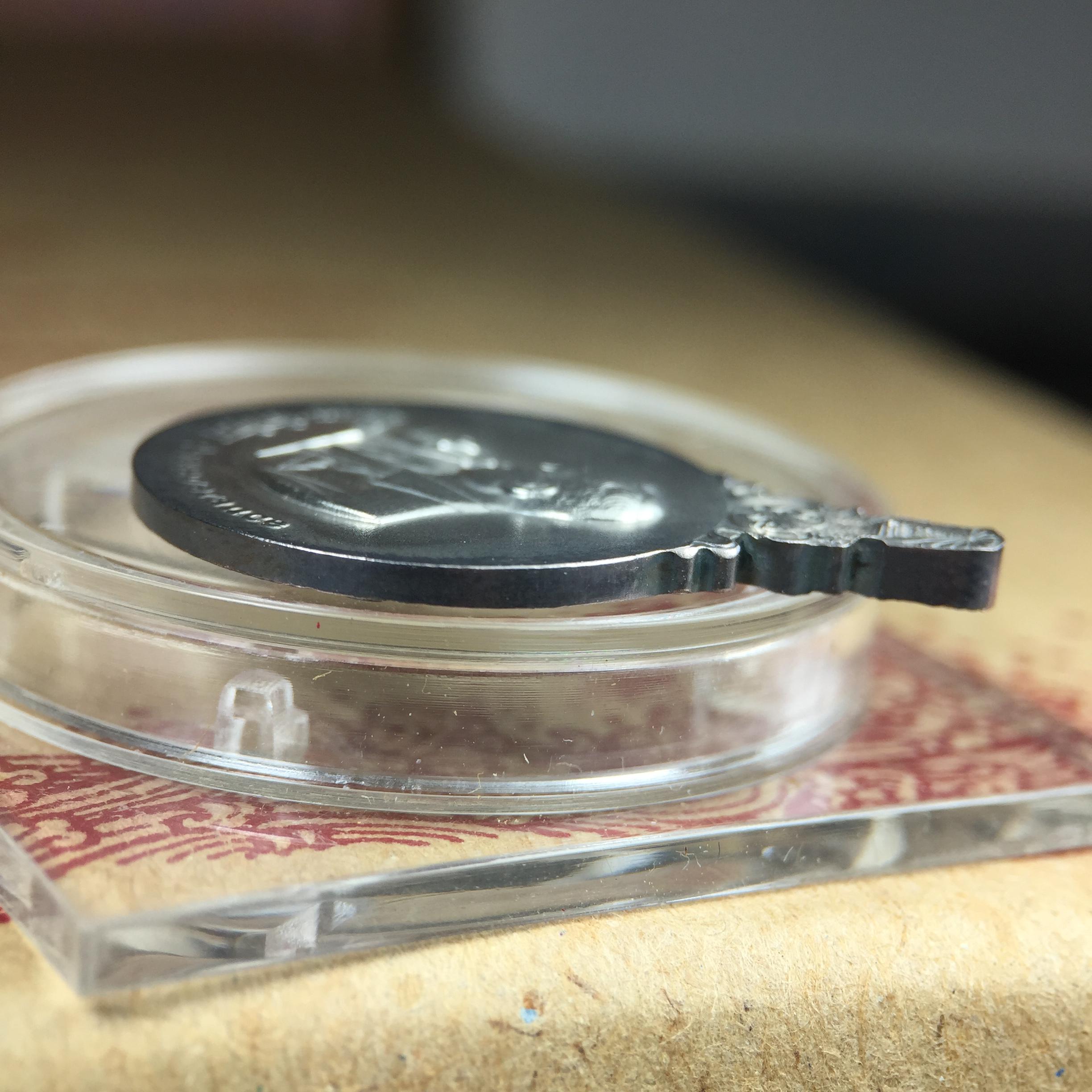 เหรียญพระมหาชนก ปี2542 พิมพ์เล็ก เนื้อเงินผิวเดิมสีรุ้งธรรมชาติแบบนิยม พร้อมหนังสือสภาพสวยครบชุด(เหรียญแห่งความเพียร)