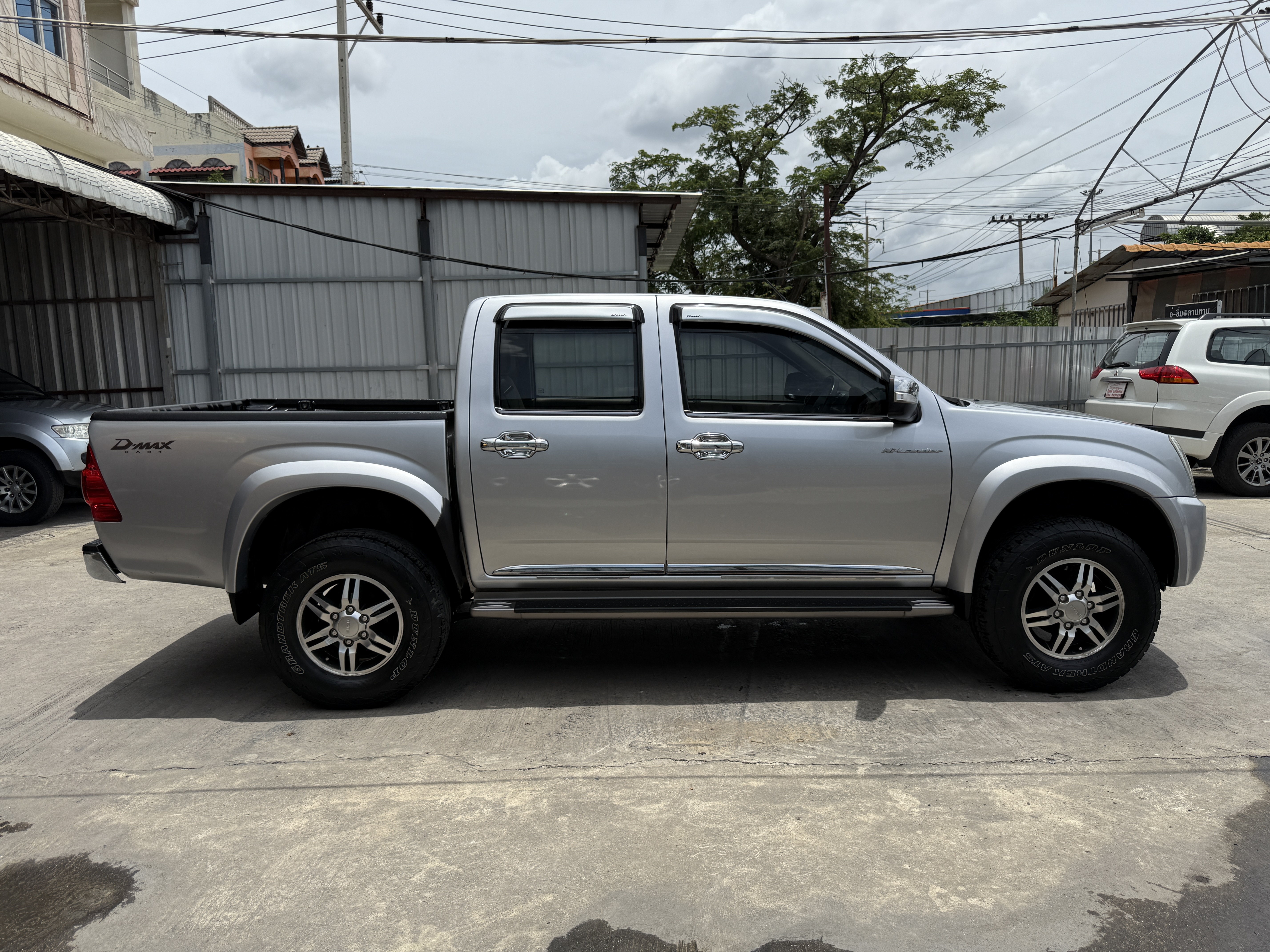 Isuzu Dmax 4ประตู Hilander 2.5 Abs 2010 เงิน
