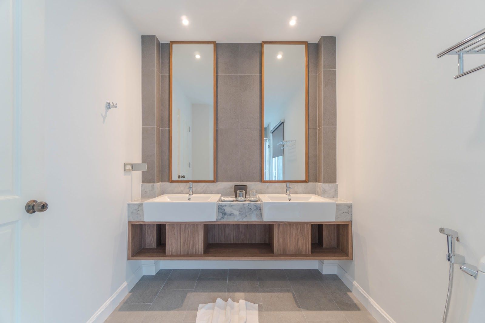 For Rent : Rawai, Jacuzzi Pool Villa, 4 bedrooms 4 Bathrooms, Pool view.