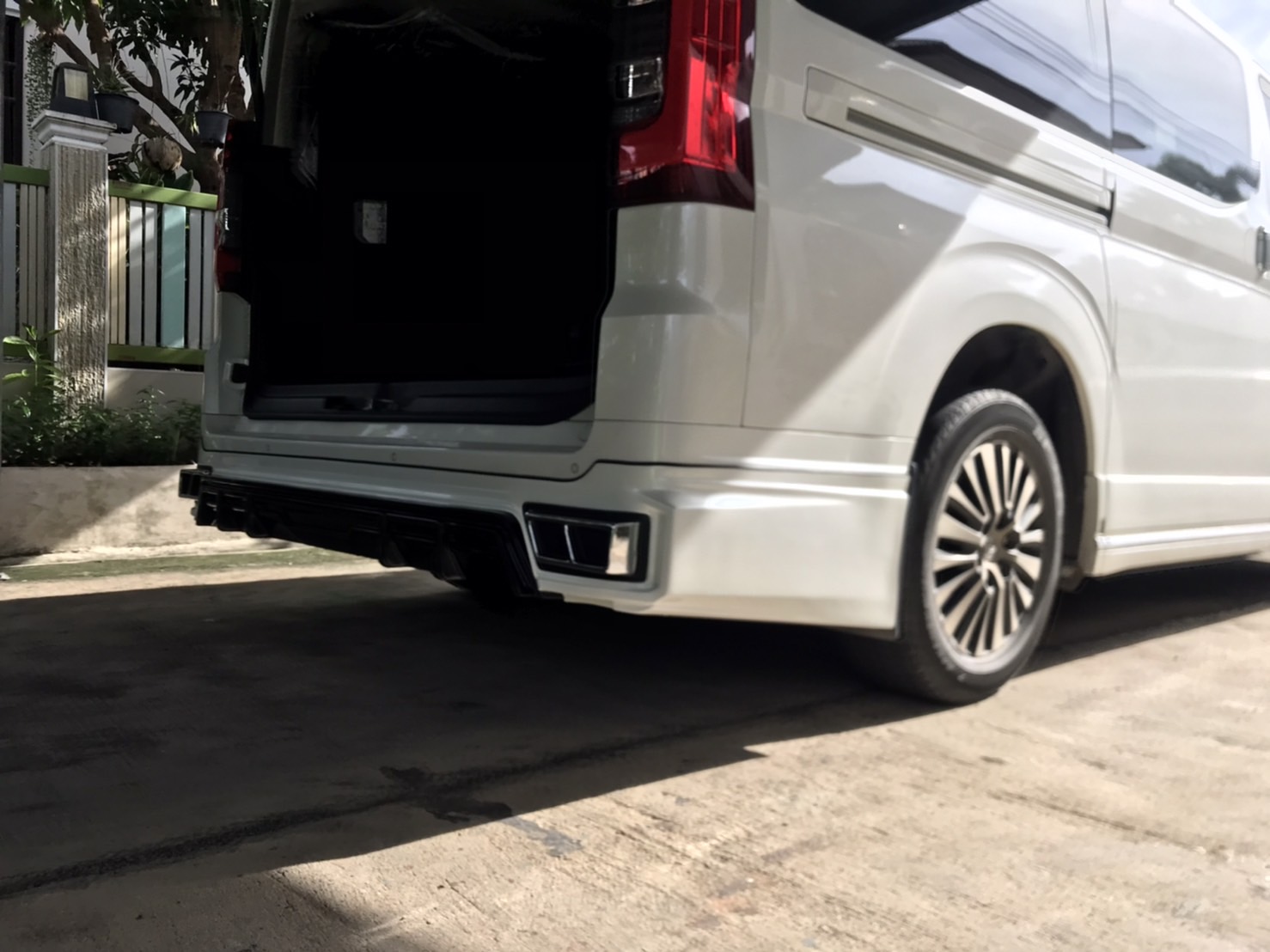 Toyota Majesty 2020 bodykits by Amotriz