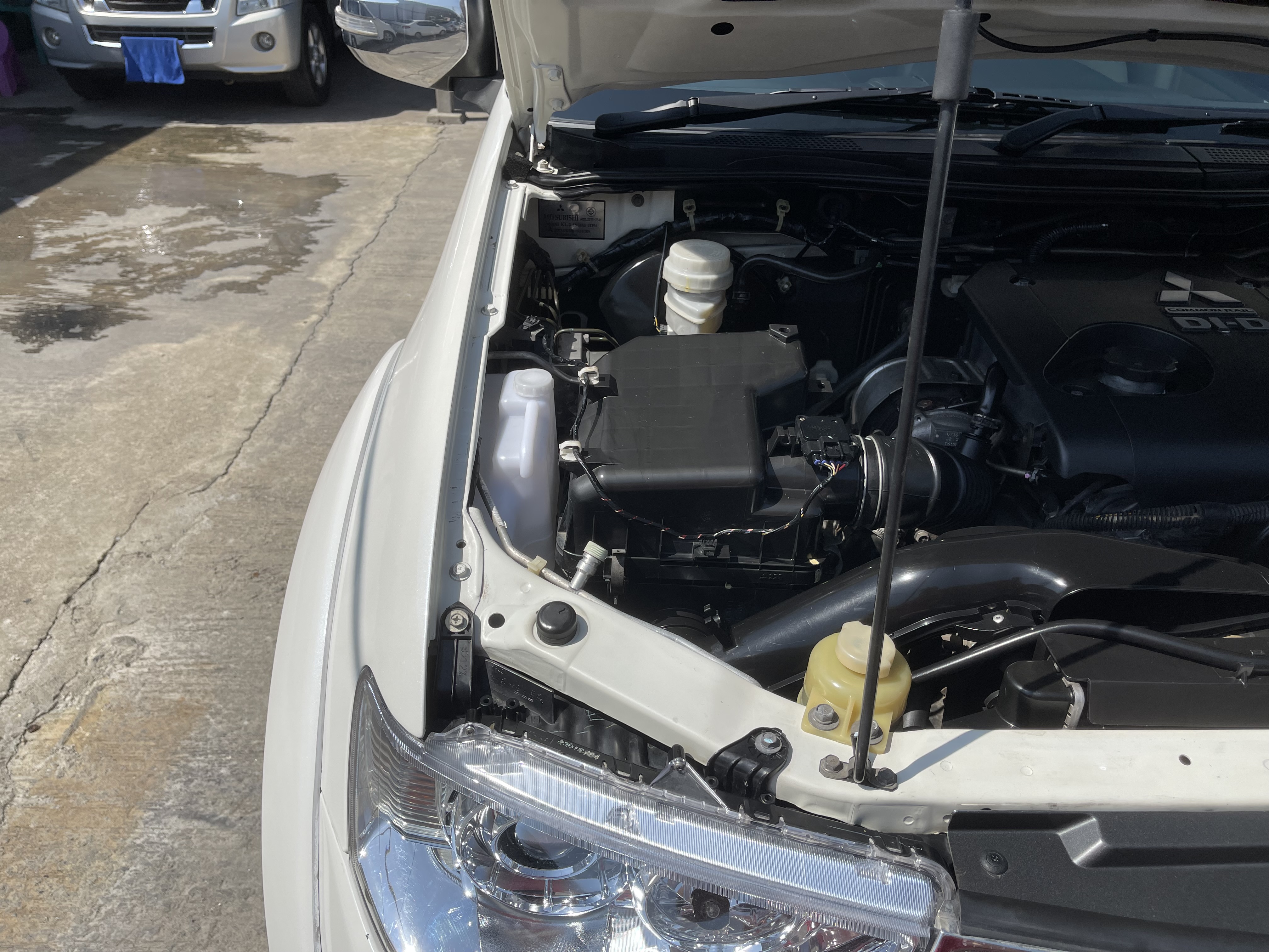 Mitsubishi Pajero Sport 2.5 GT 2WD At 2012 ขาวมุก