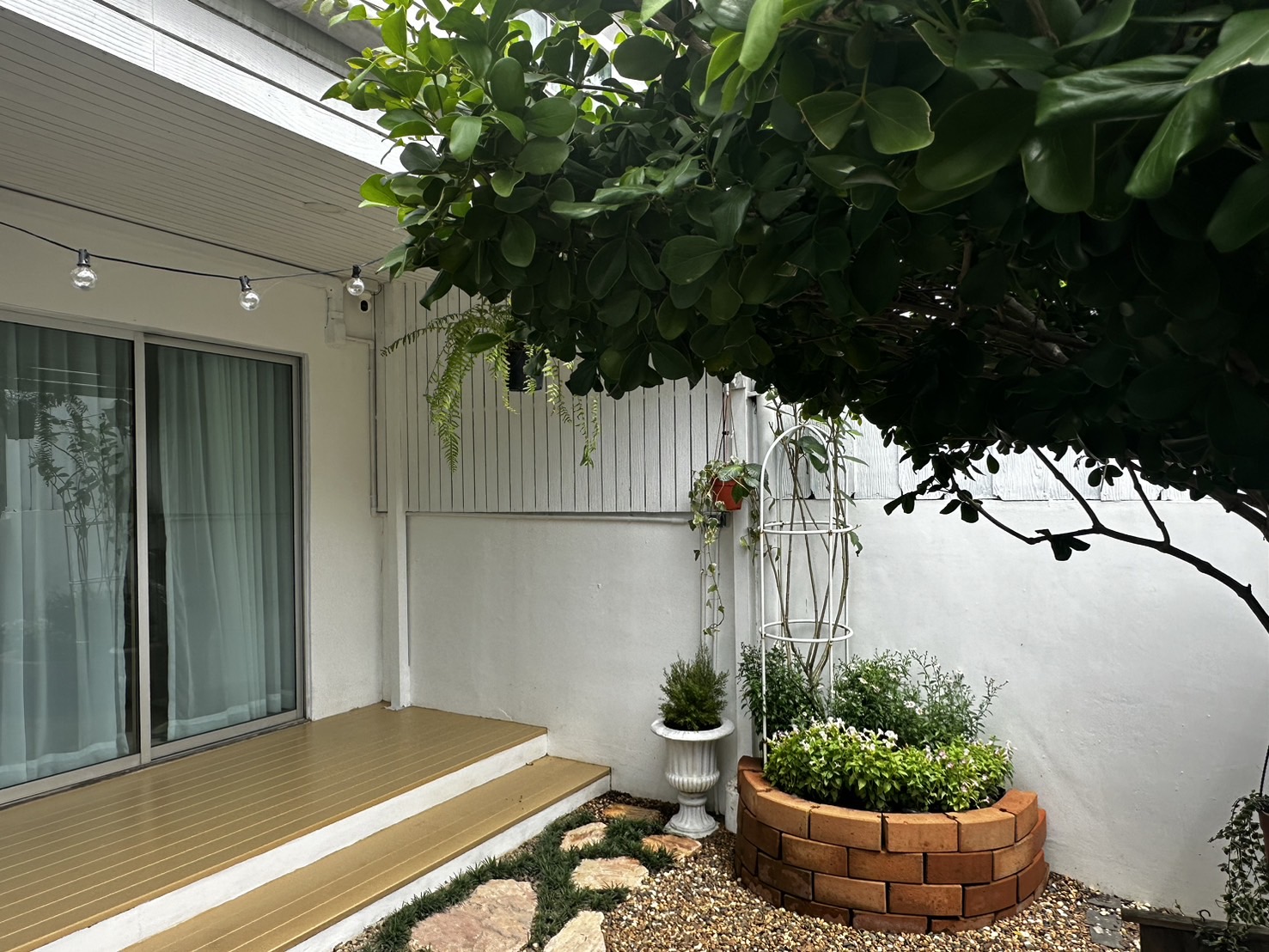 For Rent : Thalang, 2-story townhome, minimalist style, 3 Bedrooms, 2 Bathrooms