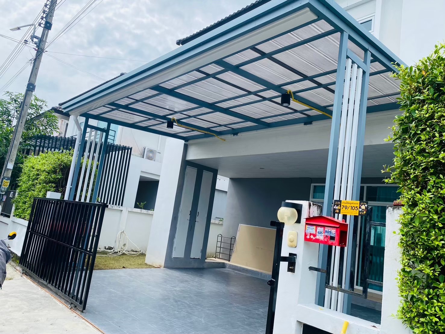 For Rent : Kohkaew, 2-story semi-detached house, 3 bedrooms 3 bathrooms