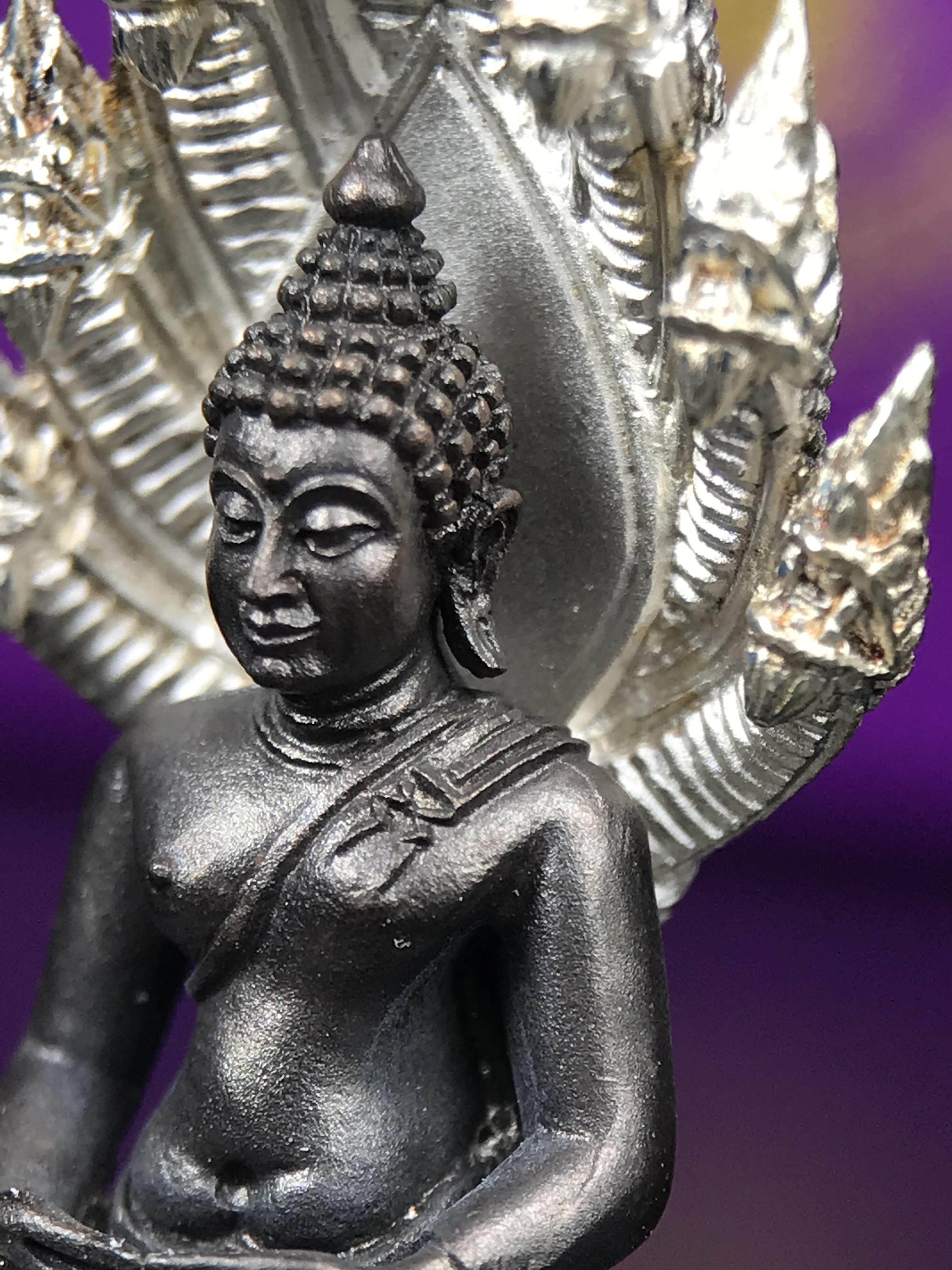 พระนาคปรก สธ. รุ่นสร้างพระอุโบสถเฉลิมพระเกียรติ 4 รอบ 84 พรรษา สมเด็จพระเทพรัตนราชสุดาฯ วัดบวรนิเวศวิหาร ปี 2543 พิมพ์ใหญ่ องค์พระเนื้อนวโลหะ ฐานนาคปรกเนื้อเงิน(สภาพ สวย )พิธีใหญ่ พุทธศิลป์งดงาม หายาก(องค์หมายเลขสวย ๒๖๖) (1 ใน 1999 องค์)