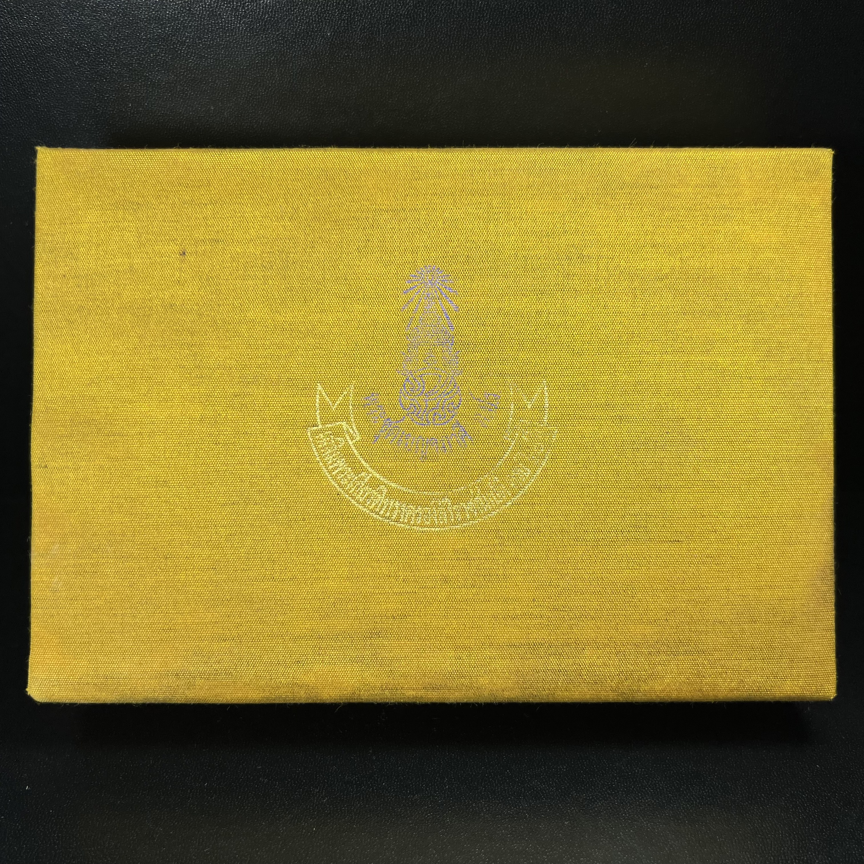 ชุดเบญจภาคี ภ.ป.ร. เฉลิมพระเกียรติ ฉลองสิริราชสมบัติครบ 60 ปี ชุดพิเศษกรรมการ(ชุดหน้าทองคำ)หายาก พิธีมหาพุทธาภิเษก ในวันที่ 29 พ.ย.2549 ณ วัดพระศรีรัตนศาสดาราม กทม. ซึ่งมีพระราชาคณะและเกจิอาจารย์จากทั่วประเทศร่วมพิธี(พิธีใหญ่)1ใน 999 ชุด