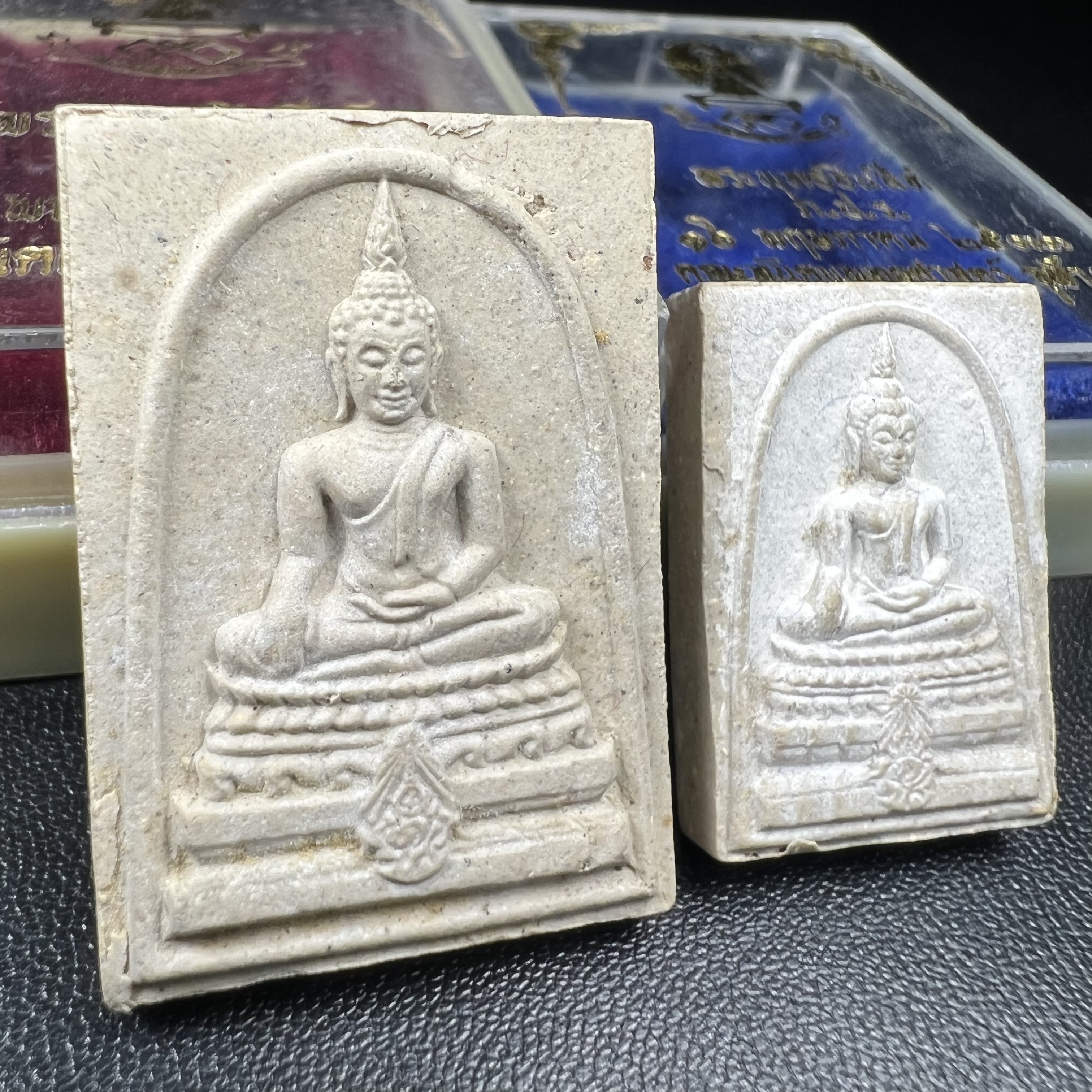 พระพุทธชินสีห์ ภปร. ทันโต เสฏโฐ ปี2533 (พิมพ์ใหญ่+พิมพ์เล็ก) บรรจุพระทนต์ในหลวง รุ่นเดียวในประวัติศาสตร์ ****รุ่นนี้ขอแนะนำ****