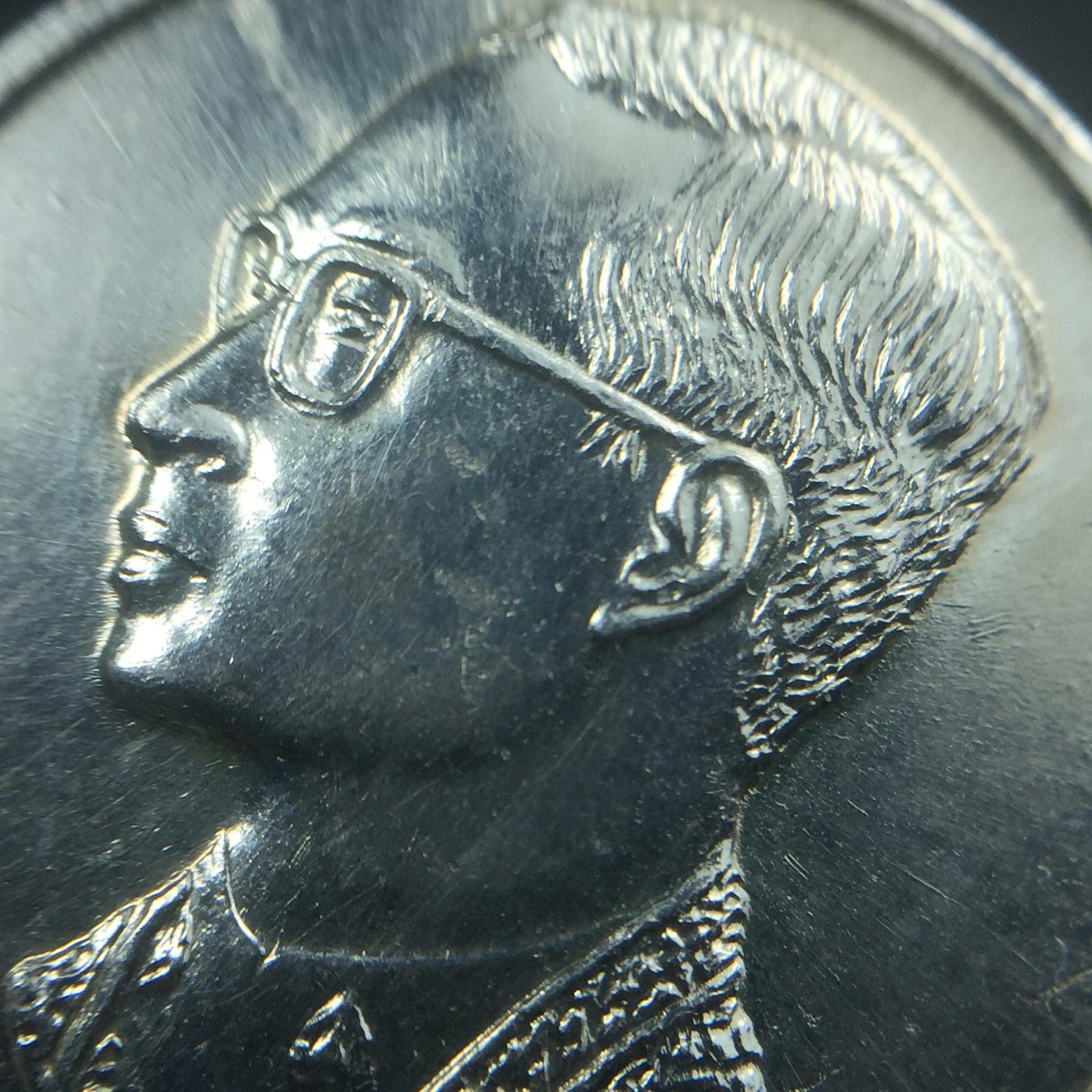 เหรียญพระบรมรูปคุ้มเกล้า รพ.ภูมิพล ปี2522 เนื้อเงิน พิมพ์เล็ก คัดสภาพสวยพร้อมซองบรรจุเดิม(ในหลวงรัชกาลที่9 ทรงจุดไฟพระฤกษ์และเททอง พิธีใหญ่)ยอดนิยมหายาก