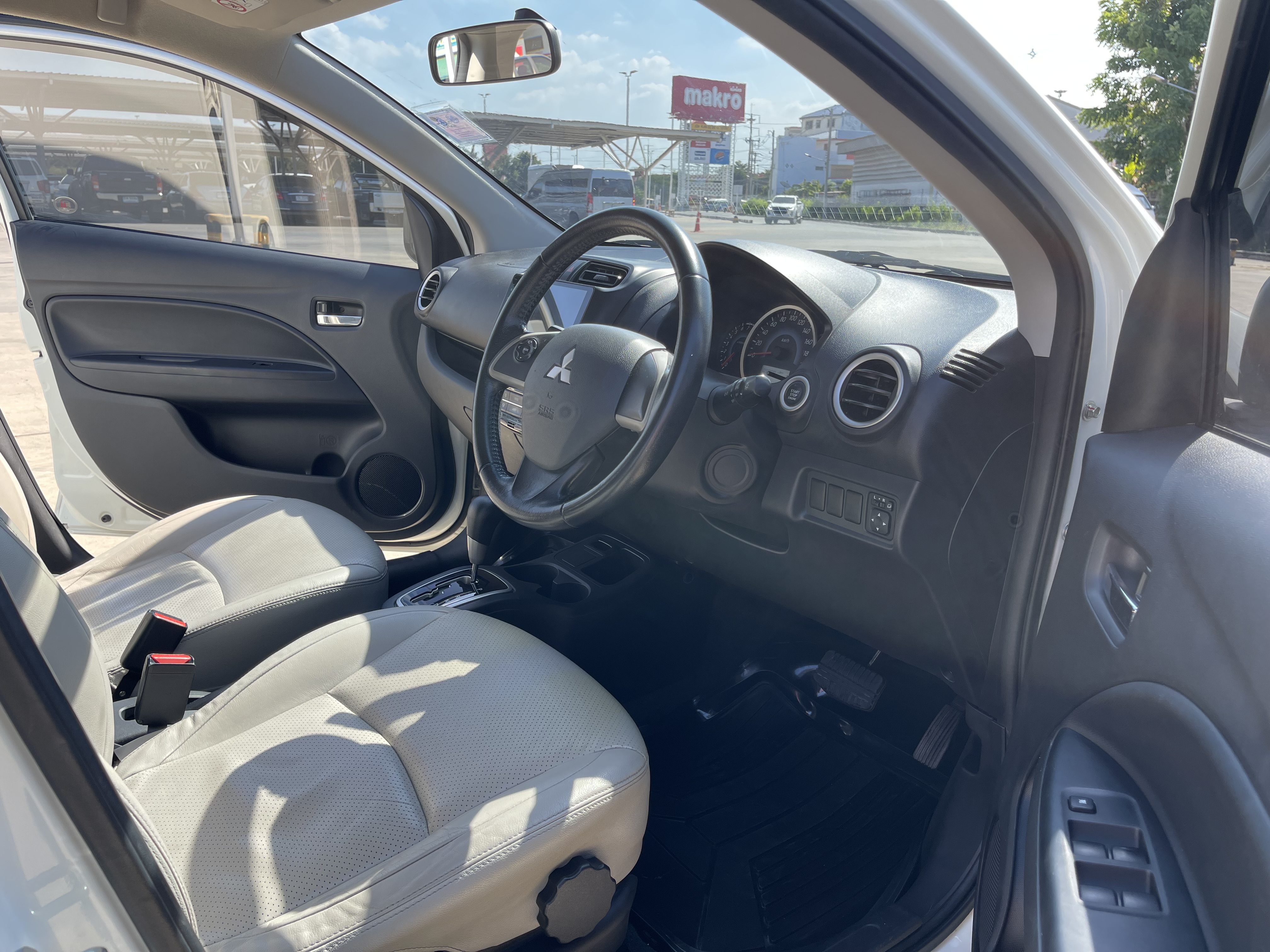 Mitsubishi Attrage 1.2 GLS Limited At 2014 ขาว