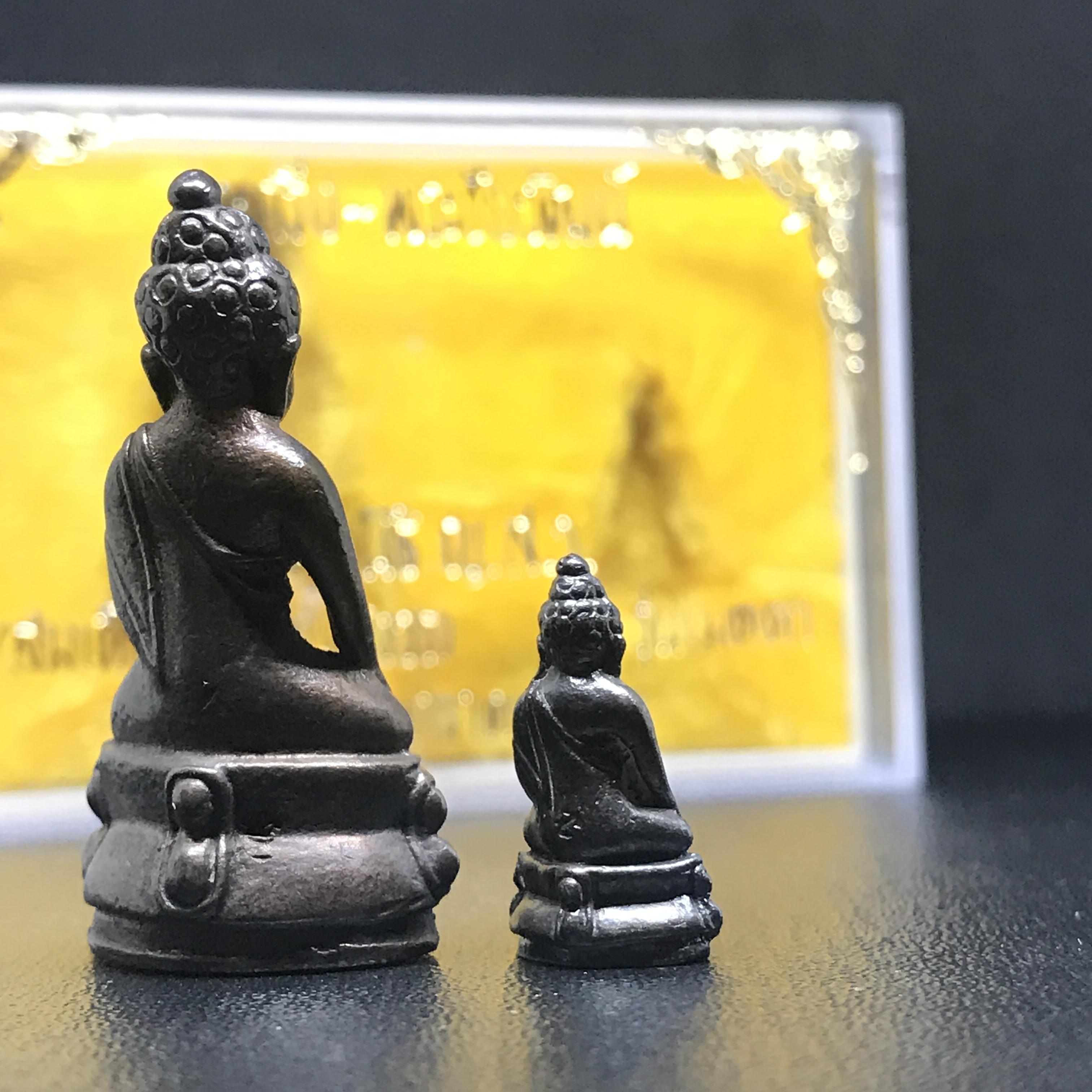 พระกริ่ง-พระชัยวัฒน์ รุ่นเมตตา ปี2529 วัดบวรนิเวศวิหาร เนื้อนวโลหะ(ในหลวงร.9เสด็จเททอง)(1ใน999ชุด)