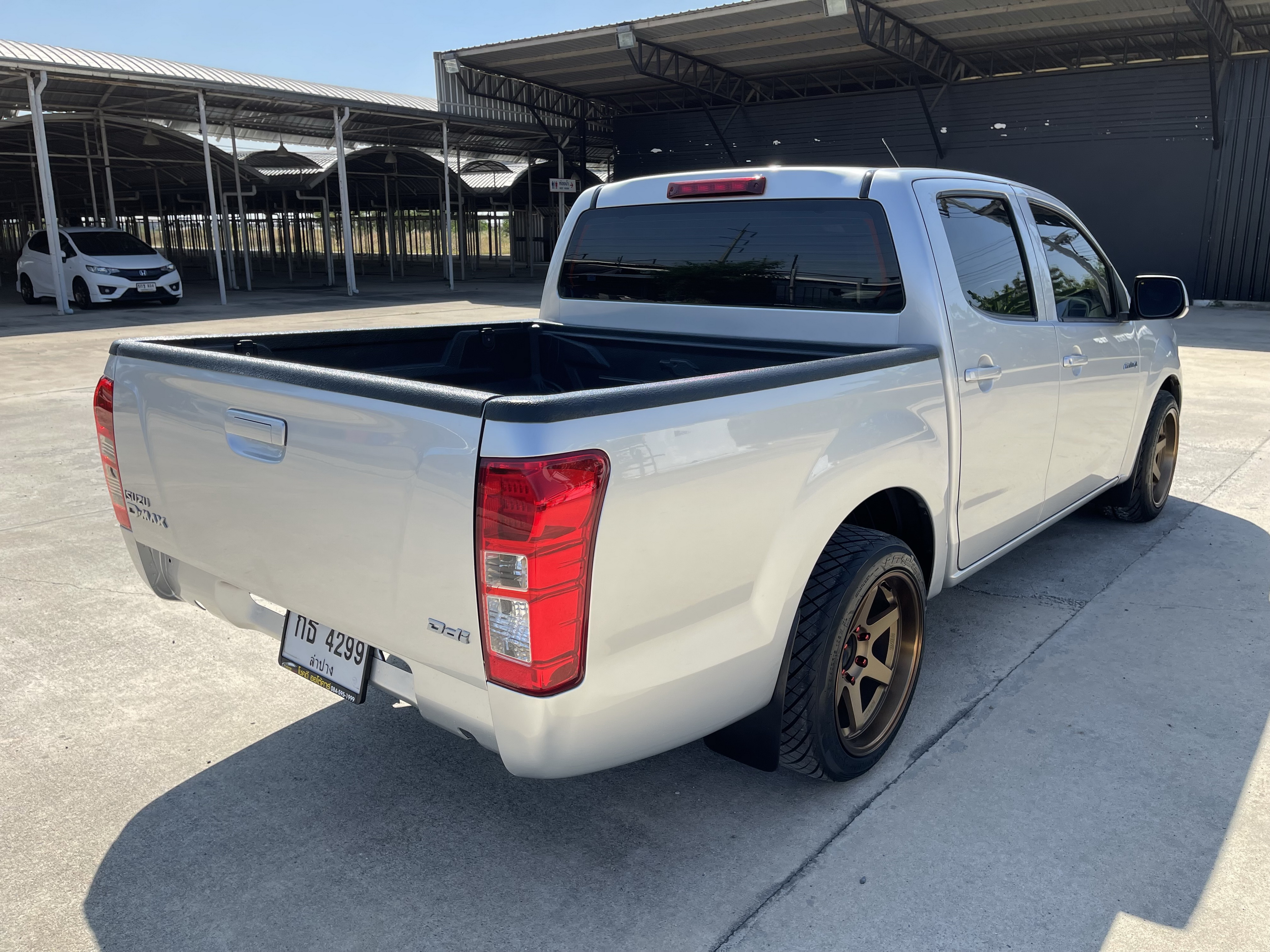 Isuzu Dmax All New 4ประตู 2.5 L 2013 เงิน