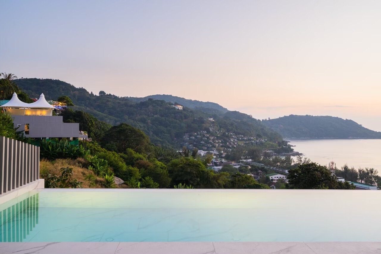 For Sale : Kata Private Luxury Pool Villa, 5 bedrooms 6 Bathrooms, Sea view.