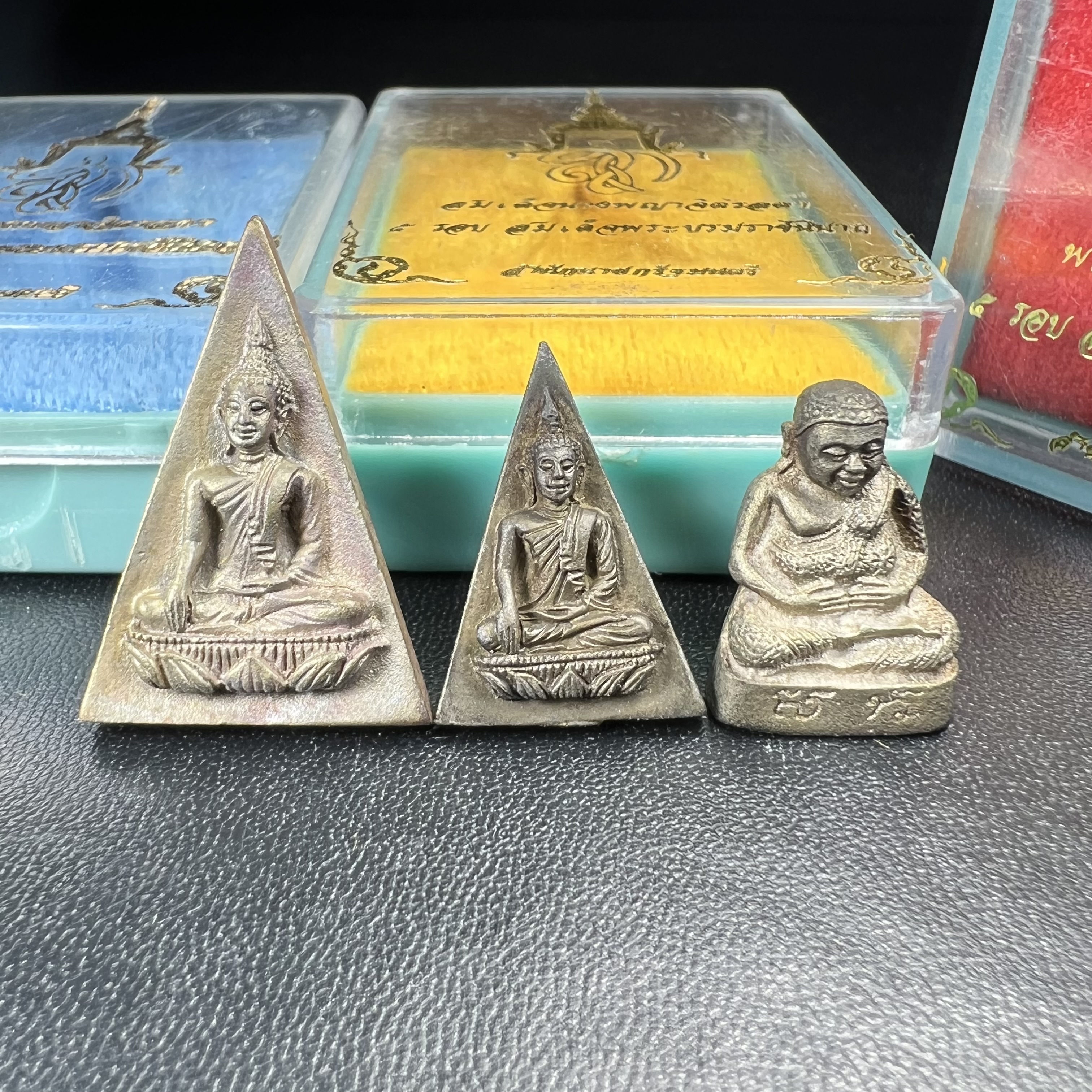 สมเด็จนางพญาจิตรลดา สก. พิมพ์ใหญ่และพิมพ์เล็ก + สมเด็จพระสังกัจจายน์ สก. ครบชุดเนื้อนวโลหะ(รวม 3 องค์) เฉลิมพระชนมพรรษา 5 รอบ สมเด็จพระบรมราชินีนาถ ปี 2535 จัดสร้างโดย สำนักนายกรัฐมนตรี (พิธีปลุกเสกใหญ่ 3 วาระ)(ในหลวง ร.๙ และพระราชินี เสด็จในพิธี)