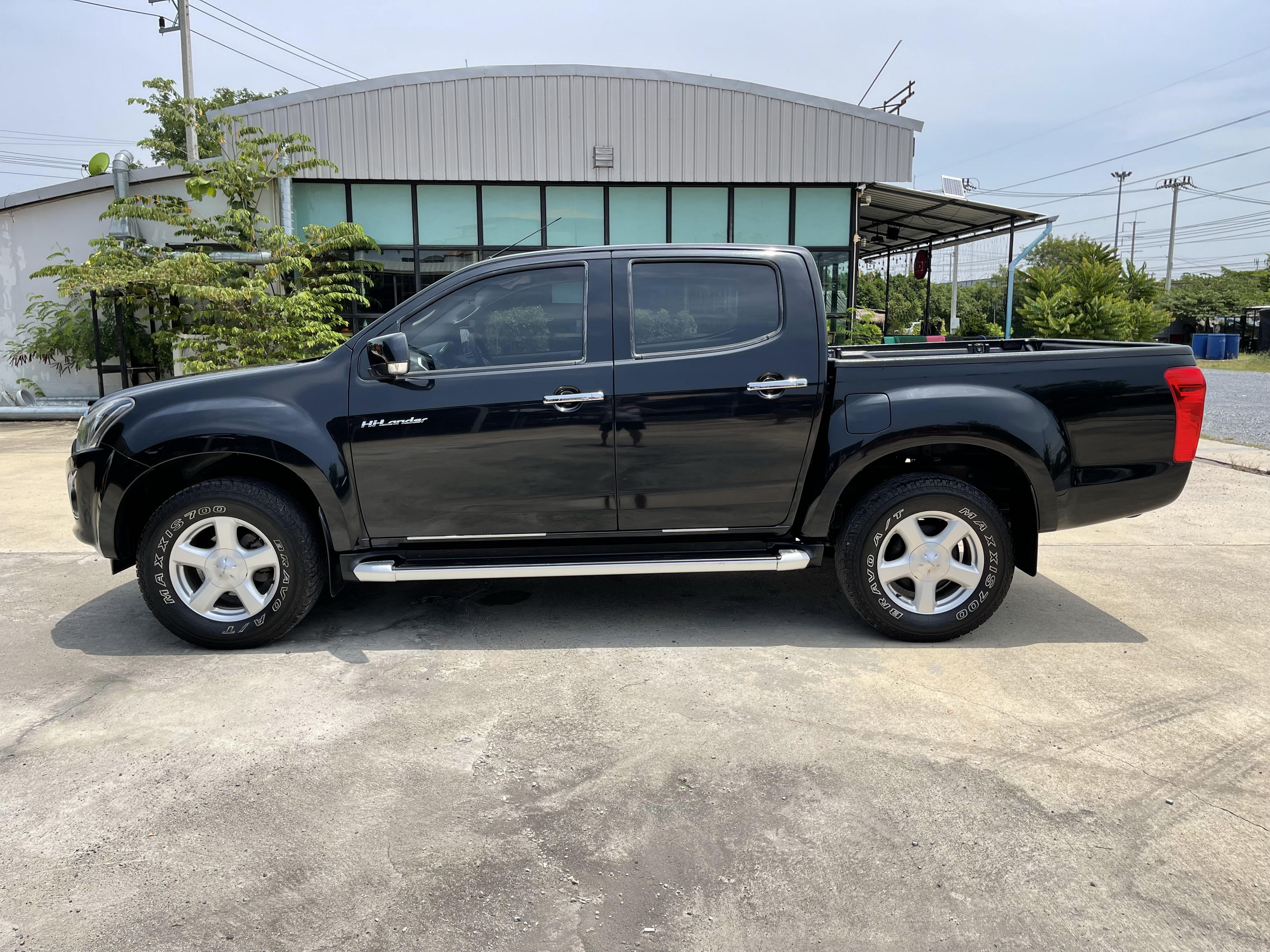 Isuzu Dmax All New 4ประตู Hilander 1.9 L 2017 ดำ