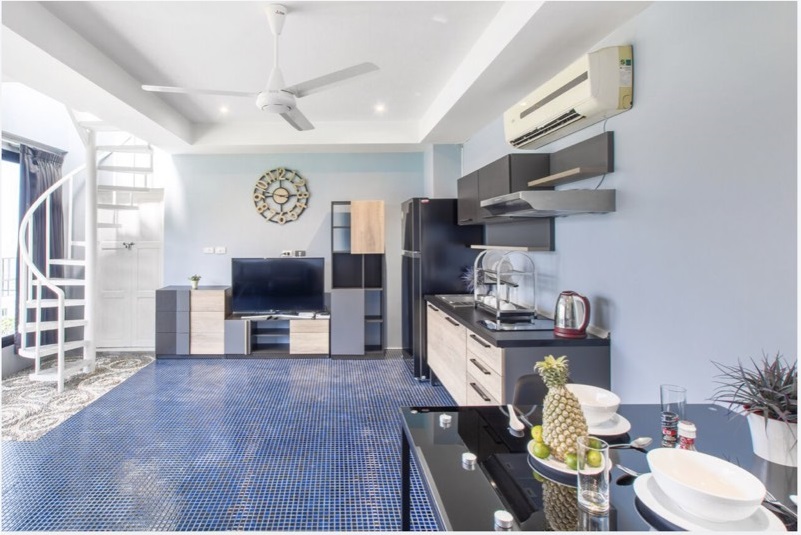 For Rent : Patong Seaview 1 bed room condominium 60 Sqm. Thai freehold.