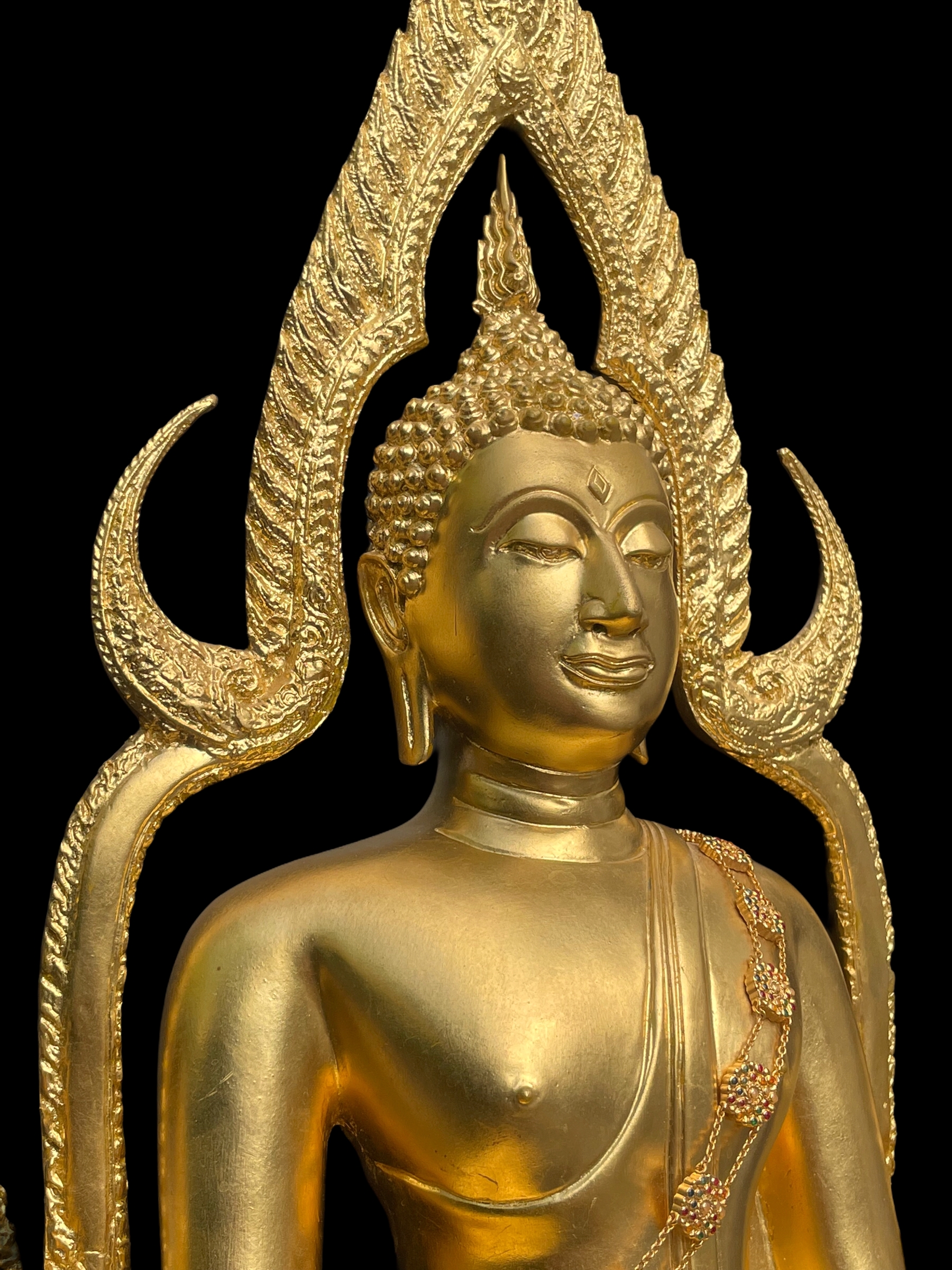 พระพุทธชินราช(จำลอง)ภปร. 84พรรษา เนื้อโลหะ ลงรักปิดทอง 100% ขนาดหน้าตัก 9 นิ้ว(ใต้ฐานบรรจุพระพุทธชินราชเนื้อผงพระราชทานมวลสาร จิตรลดาและเส้นพระเจ้า(เส้นผม))