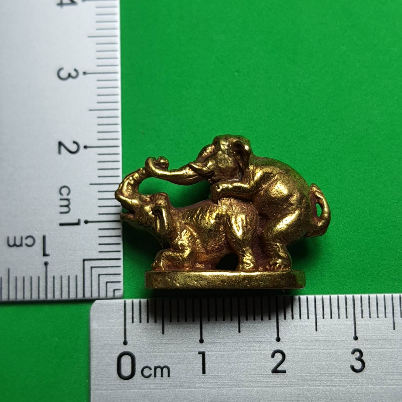 ของเสน่ห์ ช้างผสมโขลง เนื้อทองเหลือง เลี่ยมกรอบ ช้างผสมโขลง ช้างมงคล