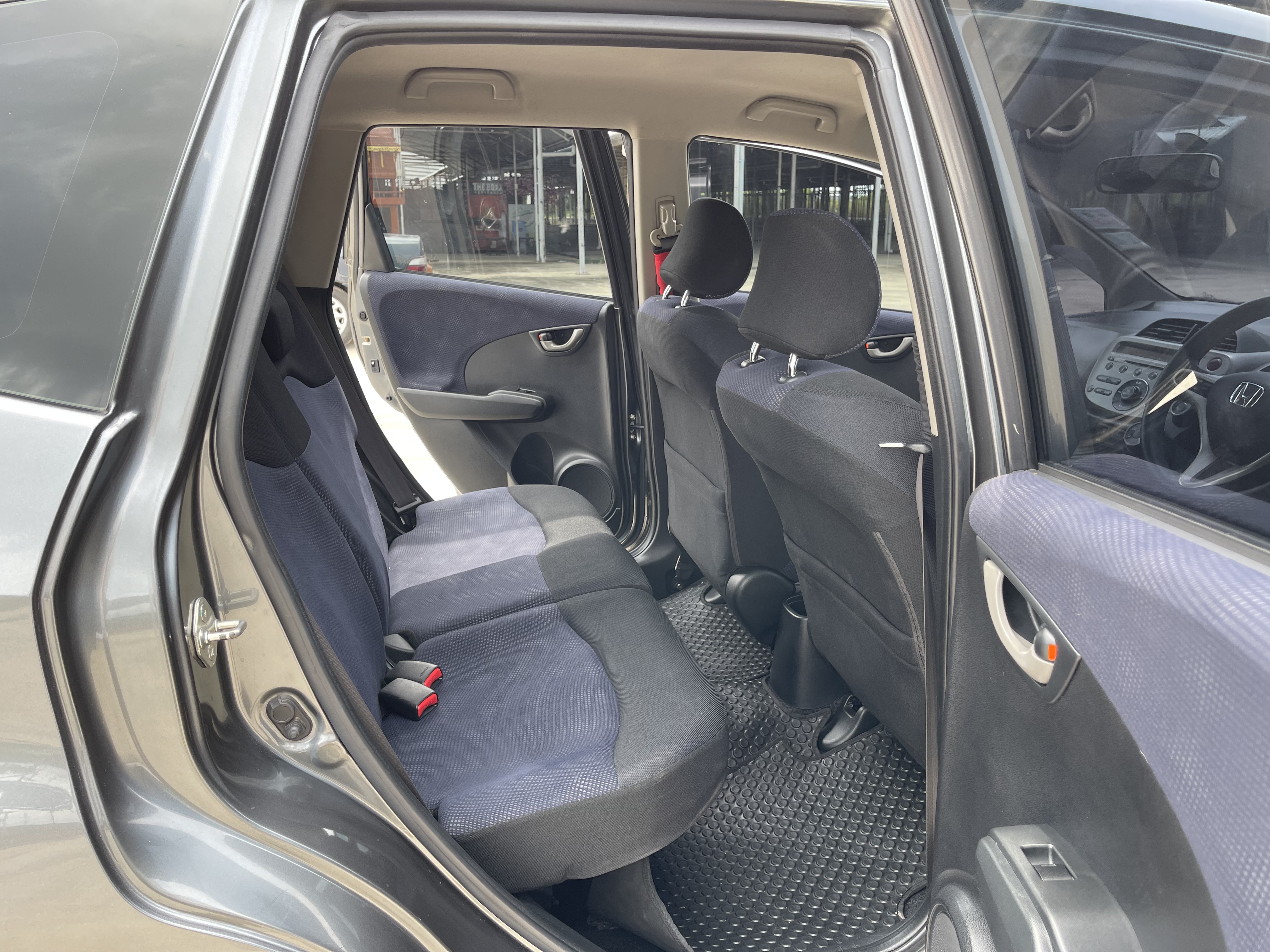 Honda Jazz 1.5 V At 2014 เทา