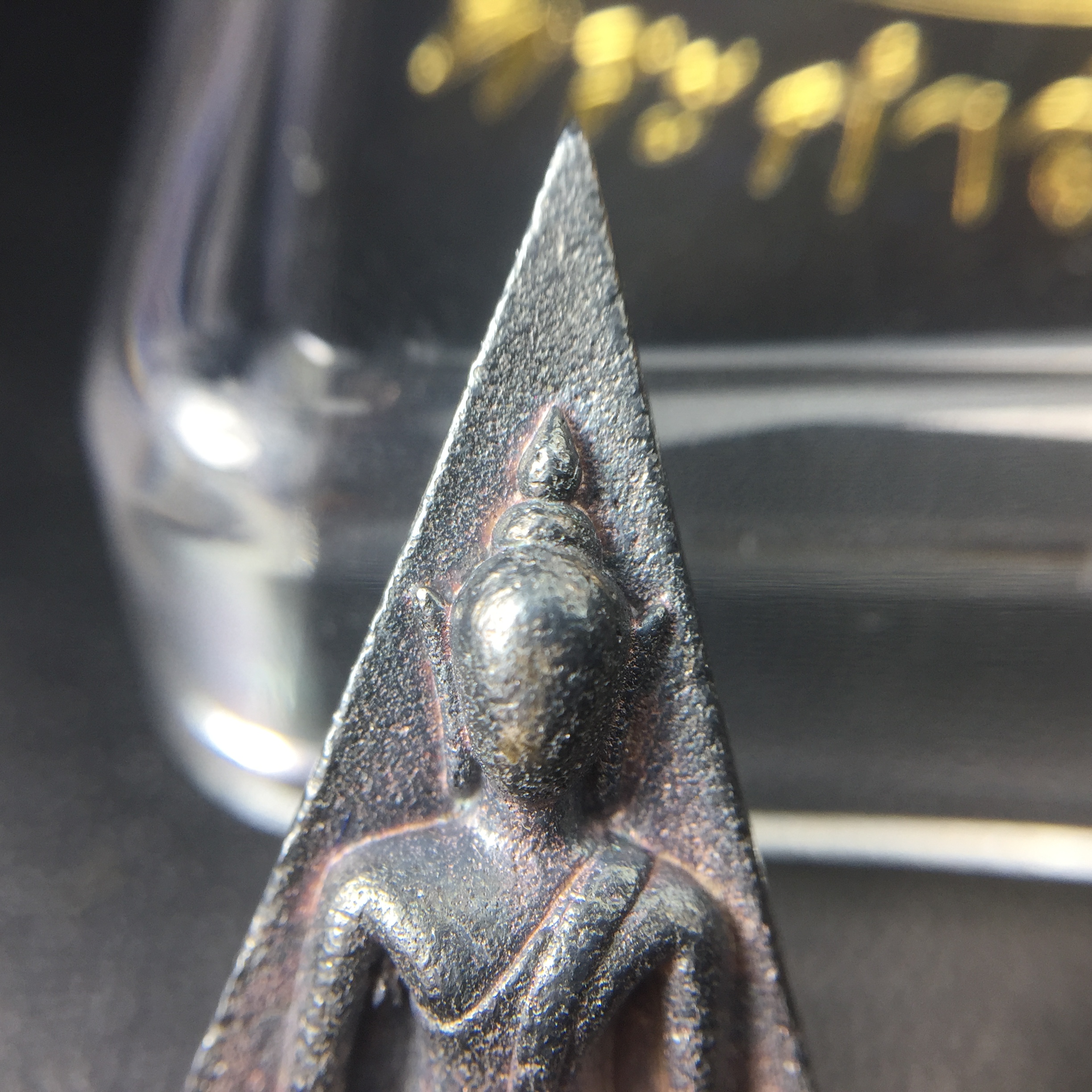 พระกำลังแผ่นดิน (สมเด็จจิตรลดา2) จัดสร้างเฉลิมพระเกียรติ ร.9 ครองราชย์ 50 ปี 2539 เนื้อเงิน(ผิวเดิมกลับดำ รุ้งๆสวย)+เนื้อนวโลหะ(สร้างน้อยหายาก)พร้อมกล่องบรรจุเดิมครบสมบูรณ์(1ใน2539องค์)