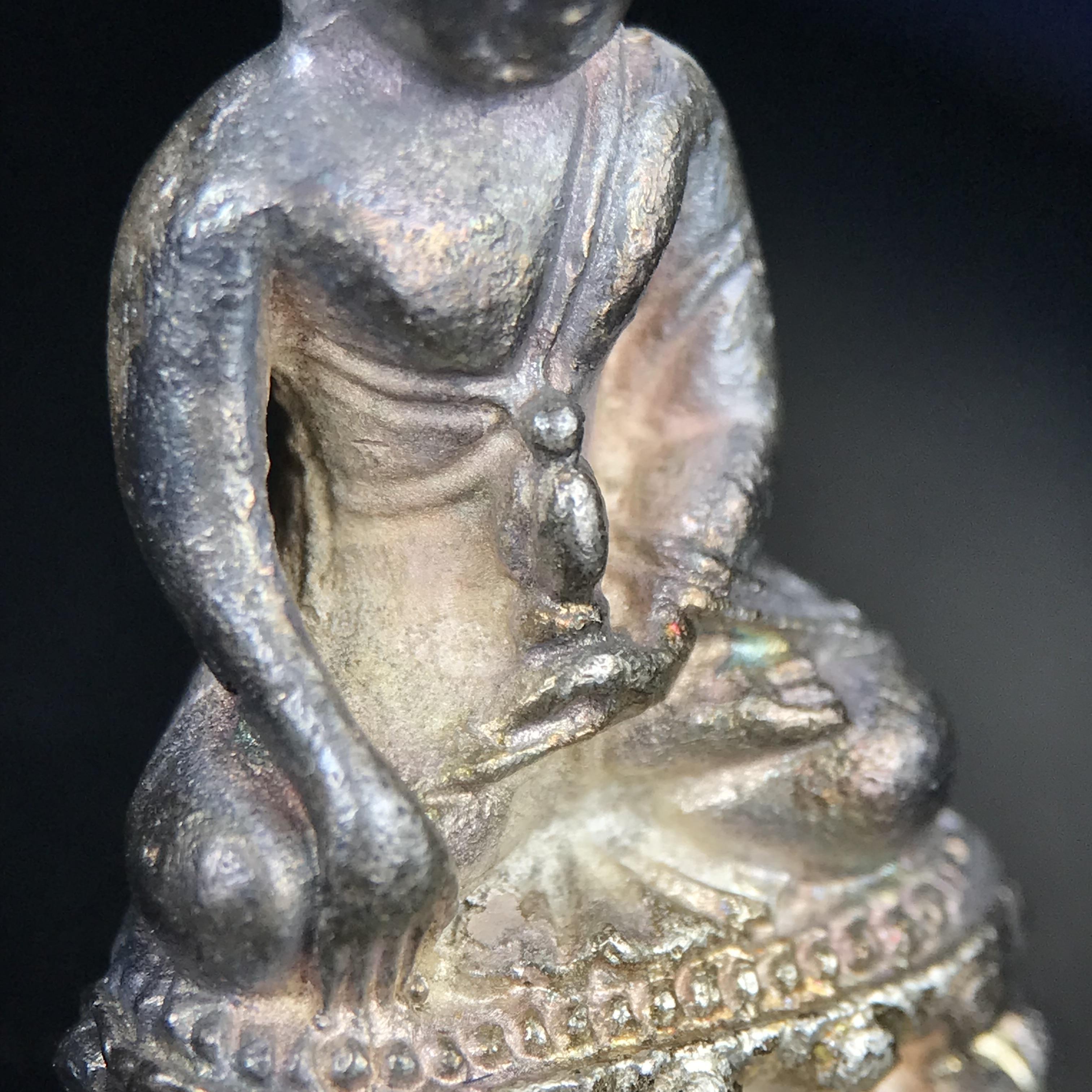 พระกริ่งศาสดา ภปร. วัดบวรนิเวศวิหาร ปี 2532 จัดสร้างในโอกาสสองทศวรรษรามาธิบดี เพื่อศูนย์การแพทย์สิริกิติ์ เนื้อเงิน(ผิวเดิมสวยงาม) (พิธีใหญ่ มวลสารมงคล สวยงามเข้มขลัง)สมเด็จพระญาณสังวร สมเด็จพระสังฆราชฯเสด็จเททอง***ตอกโค๊ตหมายเลข ๒๙๘***