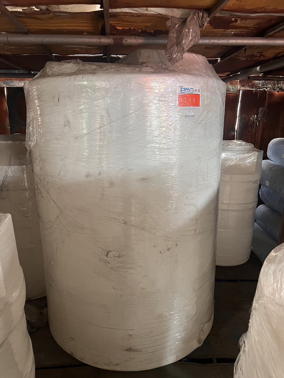 ถังวางมอเตอร์ 2000 ลิตร สีขาว TEMA