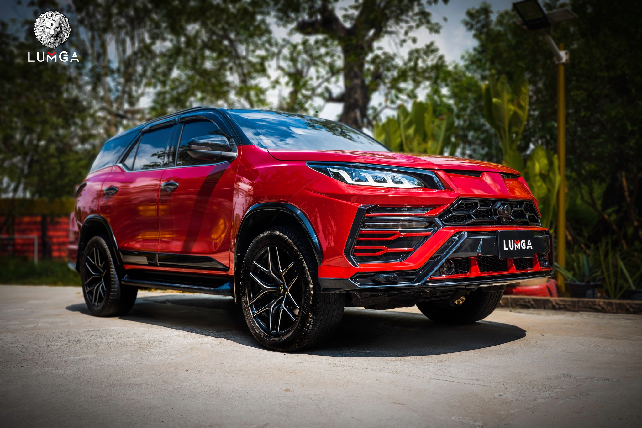 ชุดแต่งสเกิร์ตรอบคัน Toyota Fortuner 2015 - รุ่นปี ปัจจุบัน โดย Lumga (ลัมกา) bodykits