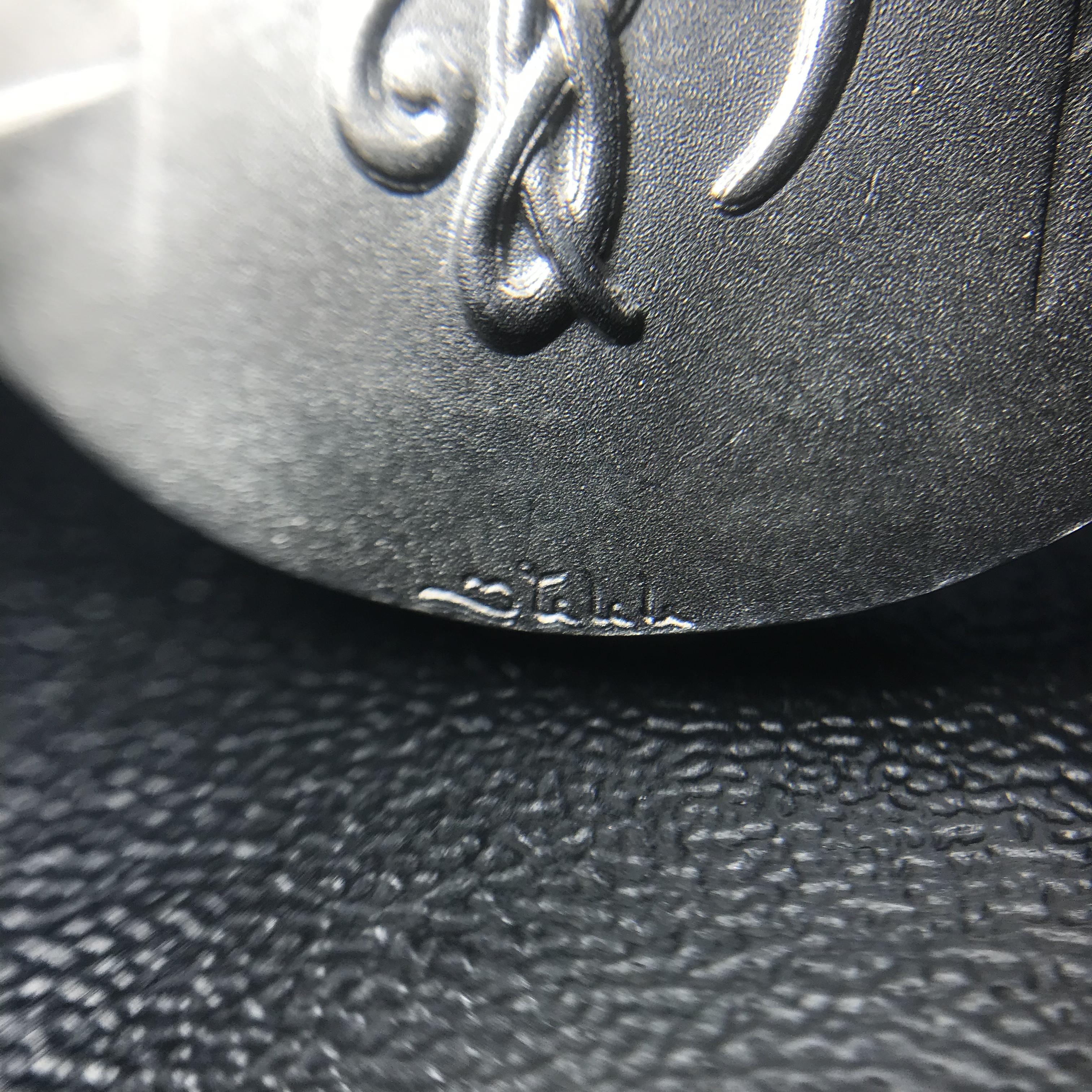 เหรียญหลวงปู่ทวด พระนามาภิไธย สก. แบบงานฉลุโบราณ(HAND MADE) ปี 2544 เนื้อเงิน(1 ใน 2000 เหรียญ)