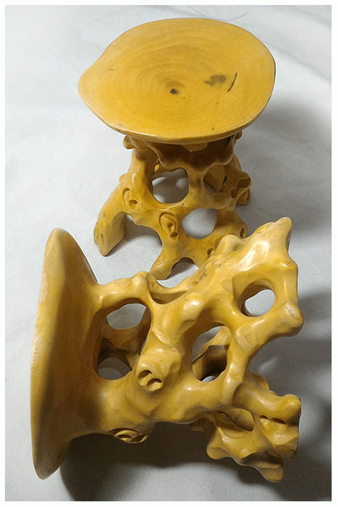 ฐานหรือกี๋ไม้boxwood ทรงรากไม้ อันละ