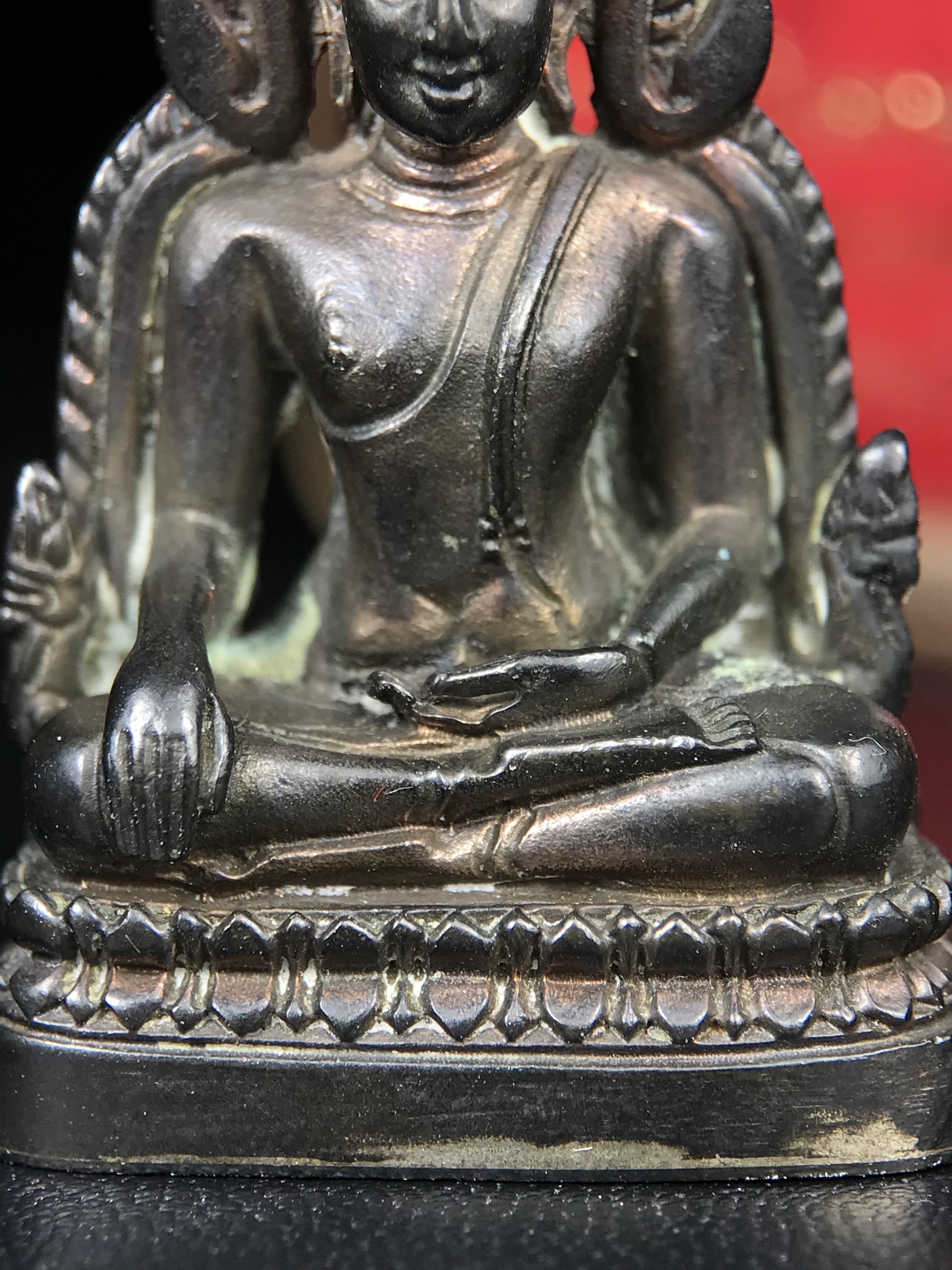 พระพุทธชินราชอินโดจีนมหาจักรพรรดิ อนุสรณ์ 100 ปี พิษณุโลกพิทยาคม (โรงเรียนชาย) พิธีจักรพรรดิมหาพุทธาภิเษก ปี 2542 เนื้อนวโลหะ(เต็มสูตรแก่ทองคำ) พิธีใหญ่มวลสารดีเกจิอาจารย์ยอดนิยมร่วมปลุกเสก*** ตอกโค้ดและหมายเลข*** 1 ใน 999 องค์ ยอดนิยมหายาก