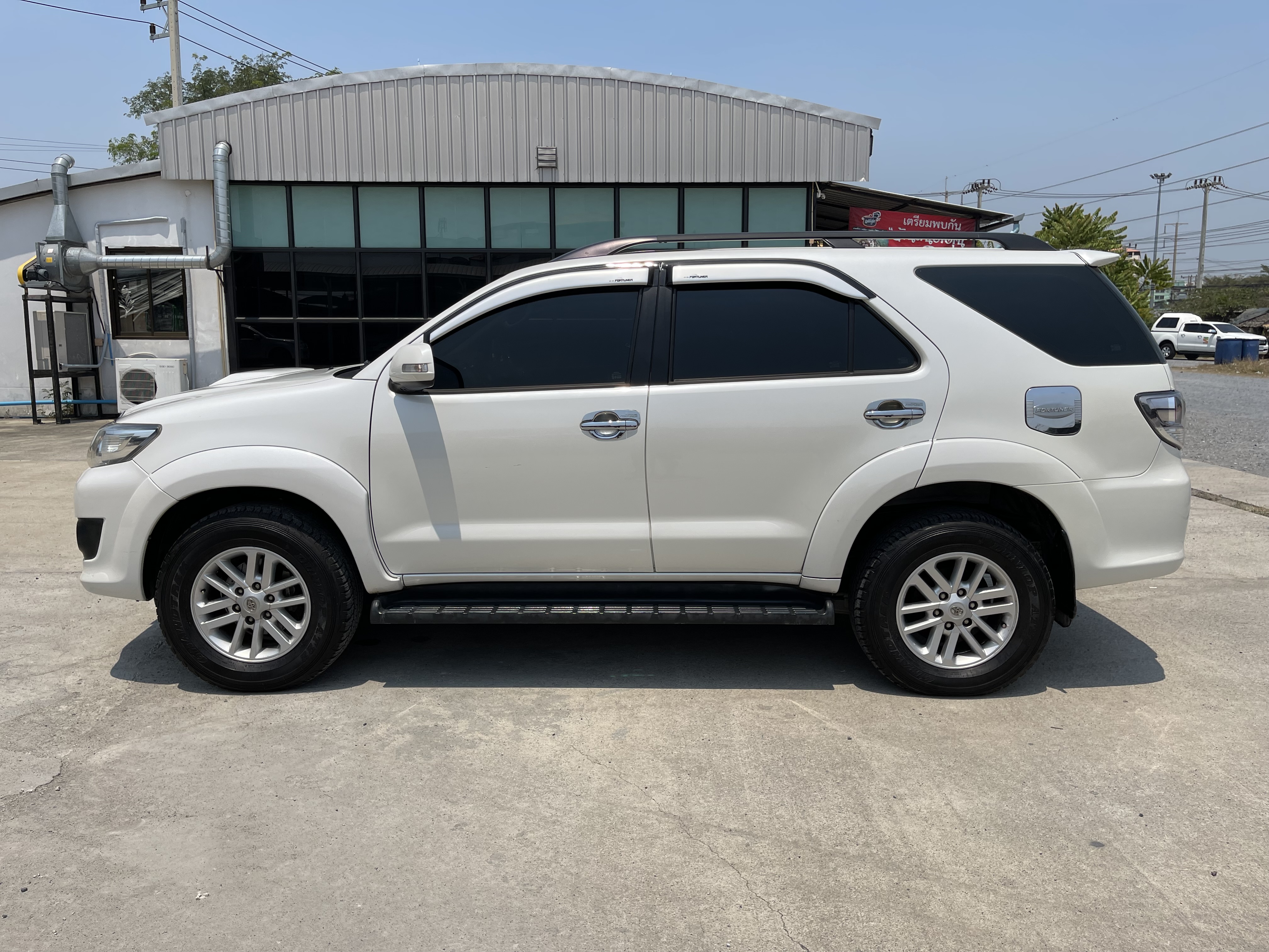 Toyota Fortuner 3.0 V 2WD At 2012 ขาวมุก