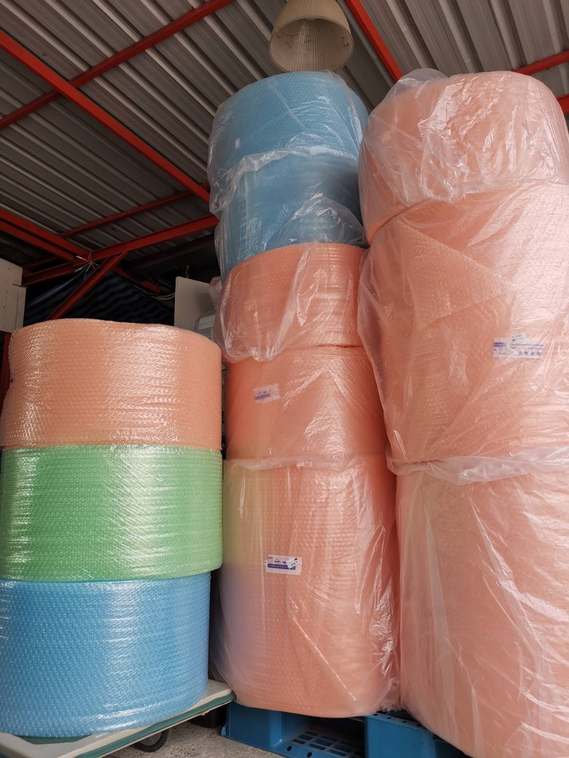 แอร์บับเบิ้ลพลาสติกกันกระแทก สีพาสเทล ขนาด 65*100 หนา 40แกรม