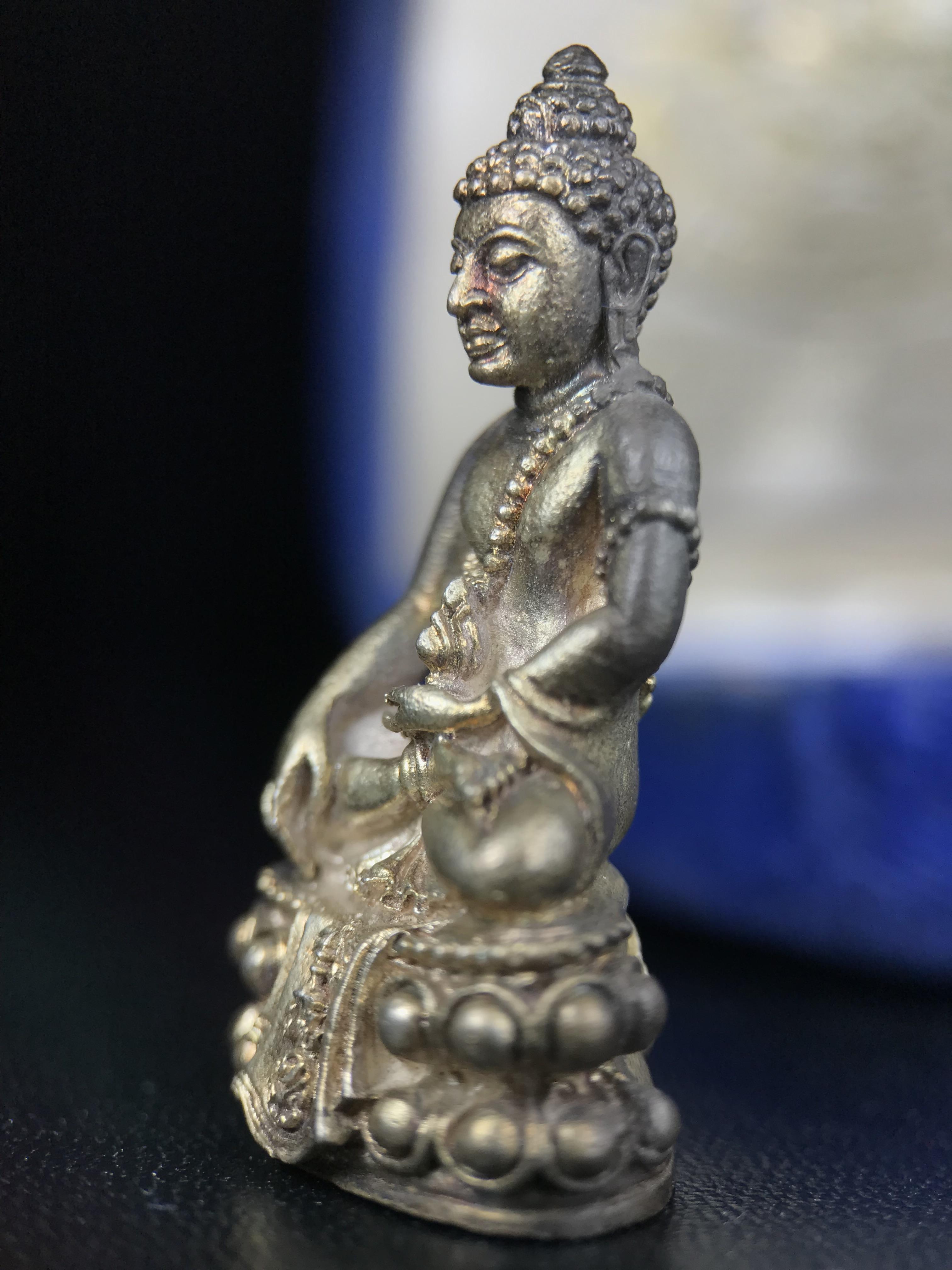 พระกริ่งศิรากาศ ภปร.(พระกริ่งคุ้มเกล้า)วัตถุมงคล"คุ้มเกล้าฯ" มูลนิธิ “คุ้มเกล้า” ในพระบรมราชูปถัมภ์ จัดสร้าง โรงพยาบาลภูมิพล เนื้อเงิน(พิมพ์หน้าไทย)(สภาพผิวเดิมขึ้นน้ำทองเก่าเก็บอย่างดีพร้อมกล่องบรรจุสวยมากมาก!)(ในหลวงรัชกาลที่9เสด็จเททอง)(พิธีใ