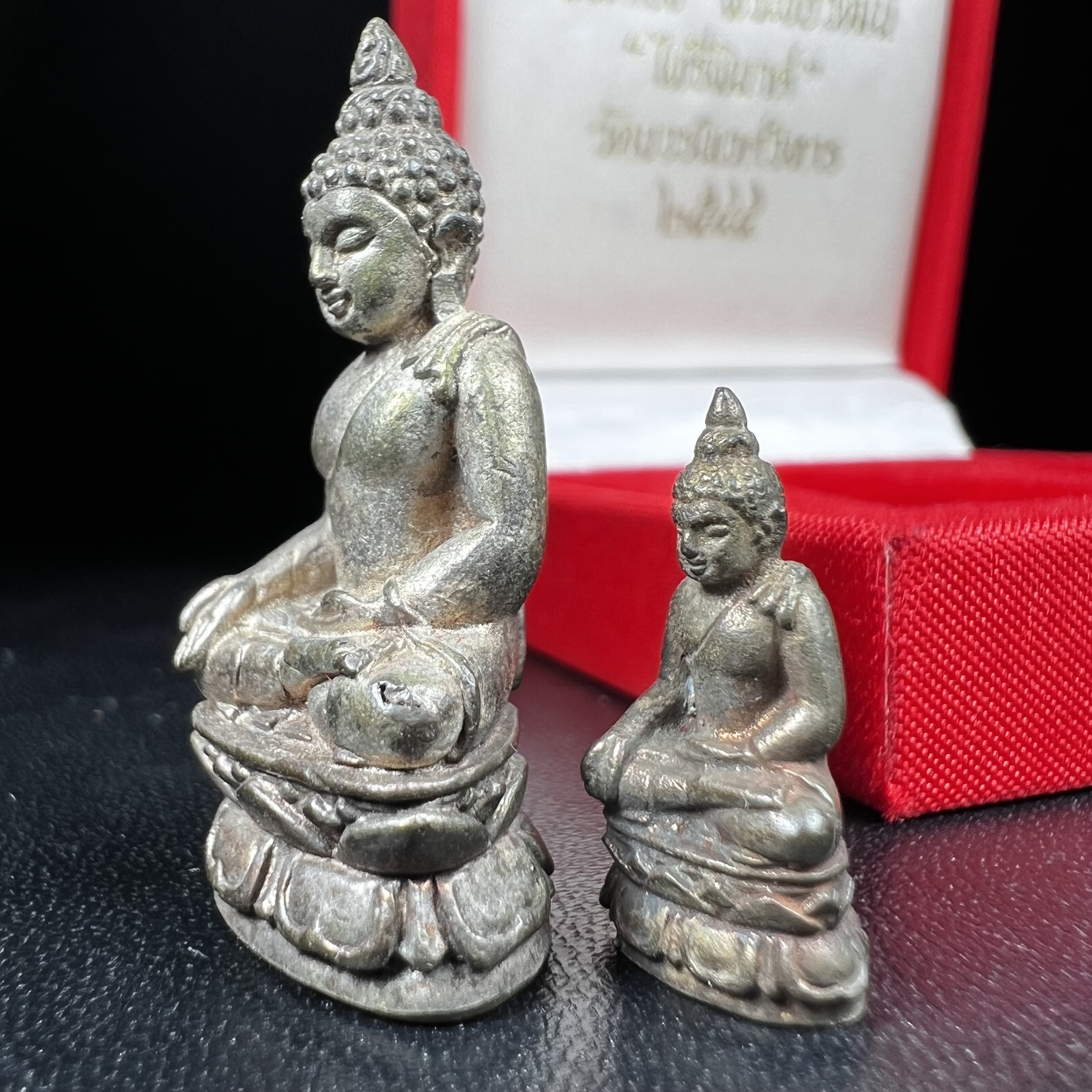 พระกริ่ง-พระชัยวัฒน์ ไพรีพินาศ วัดบวรนิเวศวิหาร ปี 2544 เนื้อสัมฤทธิ์ พิธีดีเยี่ยม สมเด็จพระญาณสังวร พระสังฆราช เสด็จจุดเทียนชัยและทรงอธิษฐานจิตด้วยพระองค์เอง(พิธีใหญ่นิยม)(1ใน9989องค์)