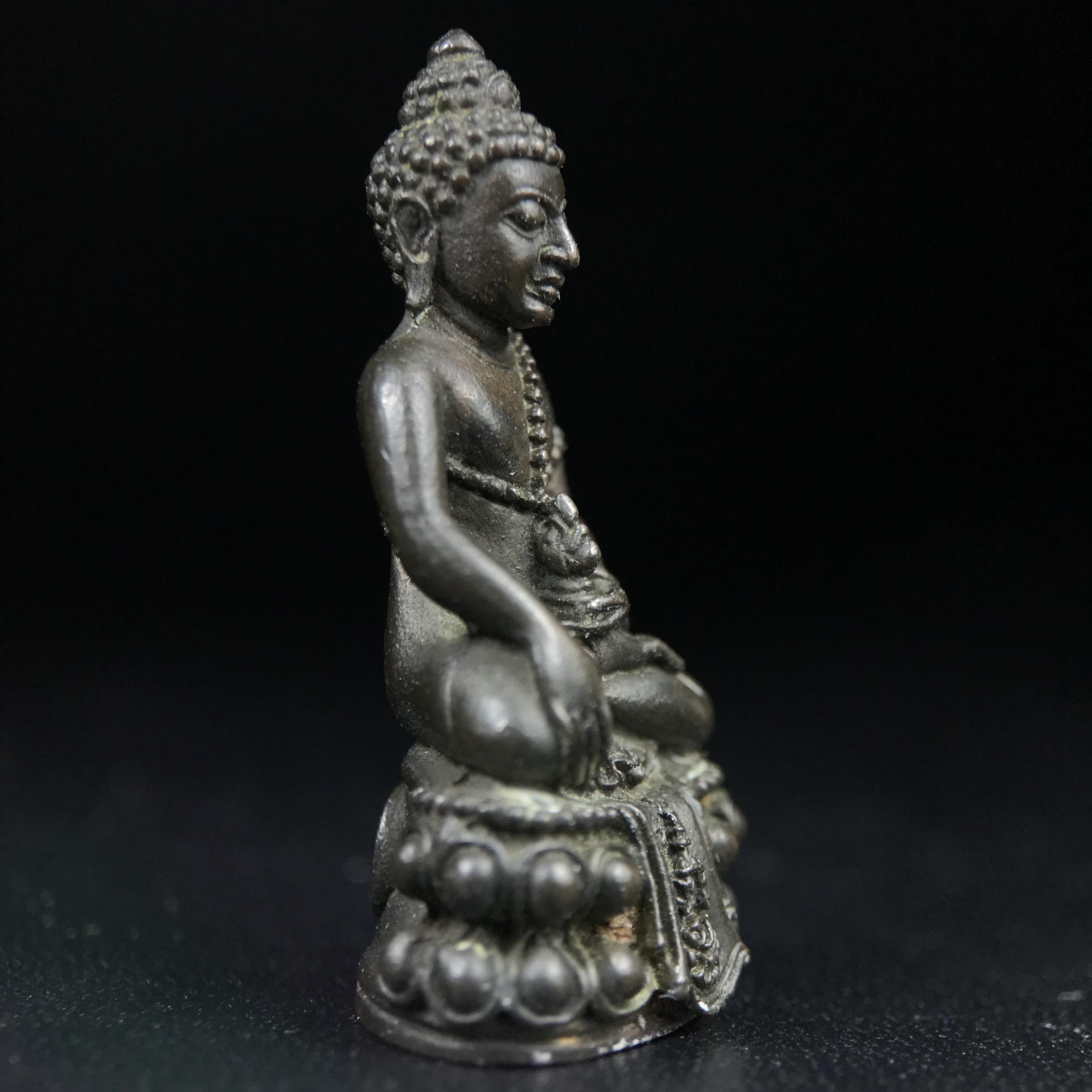 พระกริ่งศิรากาศ ภปร.(พระกริ่งคุ้มเกล้า)วัตถุมงคล"คุ้มเกล้าฯ" มูลนิธิ “คุ้มเกล้า” ในพระบรมราชูปถัมภ์ จัดสร้าง โรงพยาบาลภูมิพล เนื้อนวโลหะ(พิมพ์หน้าไทย)(ในหลวงรัชกาลที่9เสด็จเททอง)(พิธีใหญ่)(นิยม)