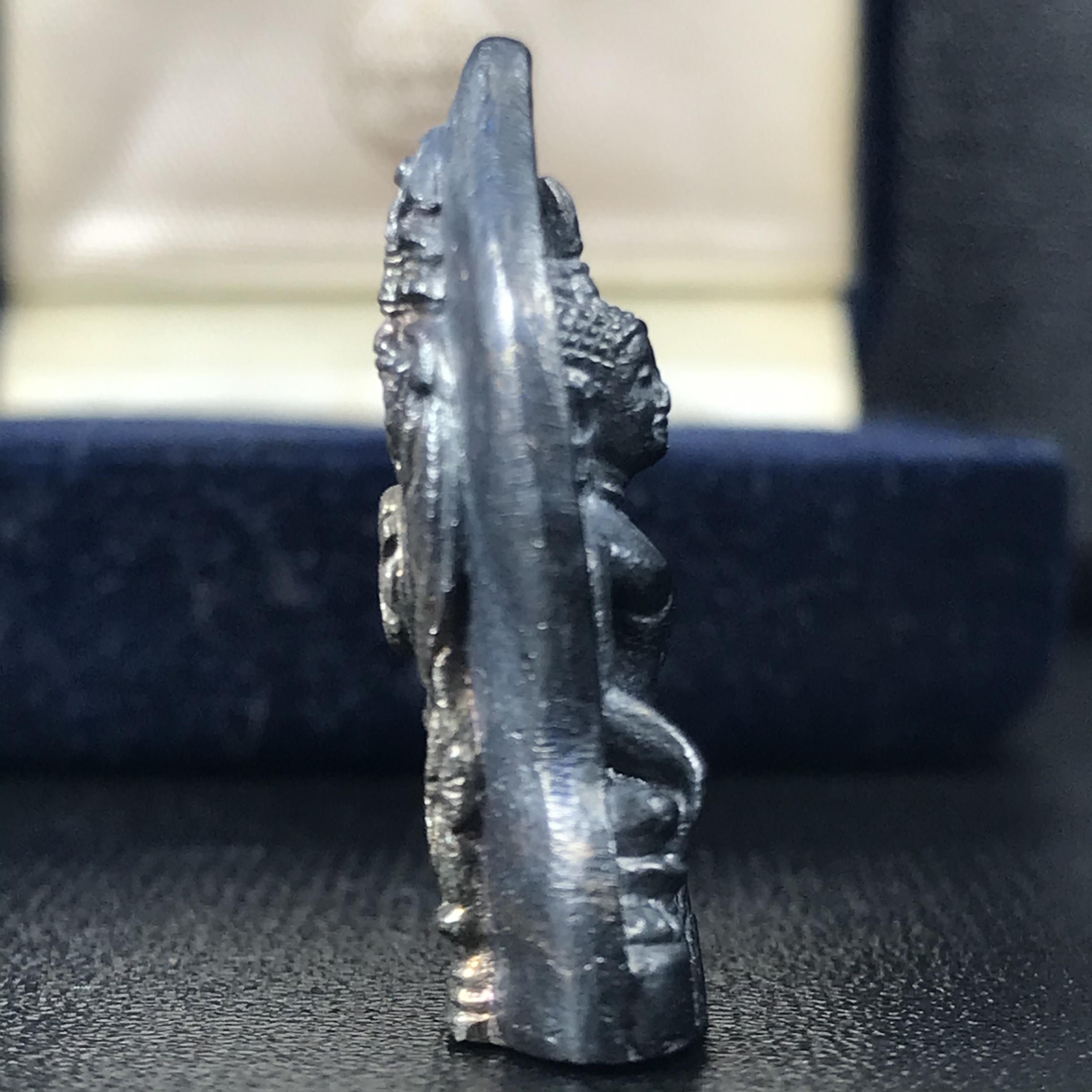 พระศาสดาใบเสมา ภปร. วัดบวรนิเวศวิหาร ปี2532 จัดสร้างในโอกาส 2 ทศวรรษรามาธิบดี เพื่อศูนย์การแพทย์สิริกิติ์ เนื้อเงิน(ผิวเดิมกลับดำสวยงาม)พร้อมกล่องบรรจุเดิม