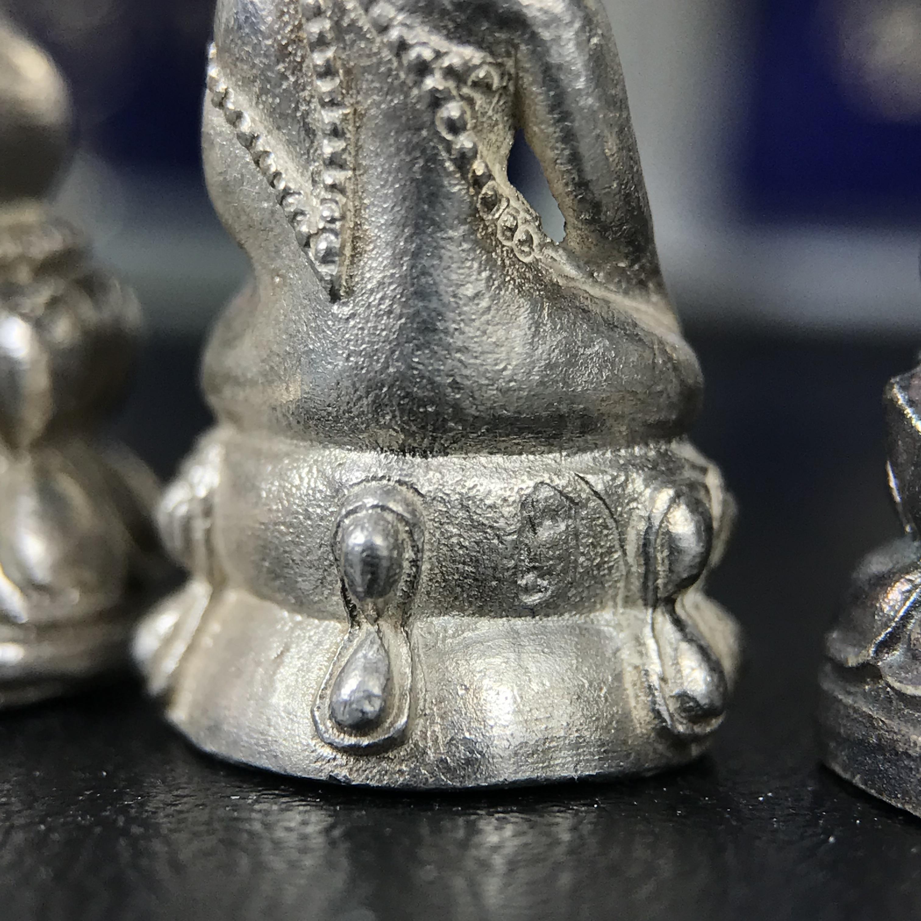 พระกริ่งนวปทุม ภปร.-พระชัยวัฒน์นวปทุม ภปร.-พระกริ่งไพรีพินาศ ภปร. รุ่นแรก วัดปทุมวนาราม ครบชุดเนื้อเงิน ปี2535(ในหลวงรัชกาลที่9เสด็จเททอง)(1ใน3000องค์)หายาก***เก็บทีเดียวครบชุดไปเลยรุ่นนี้ แนะนำ....ตอนนี้หายากแล้ว***